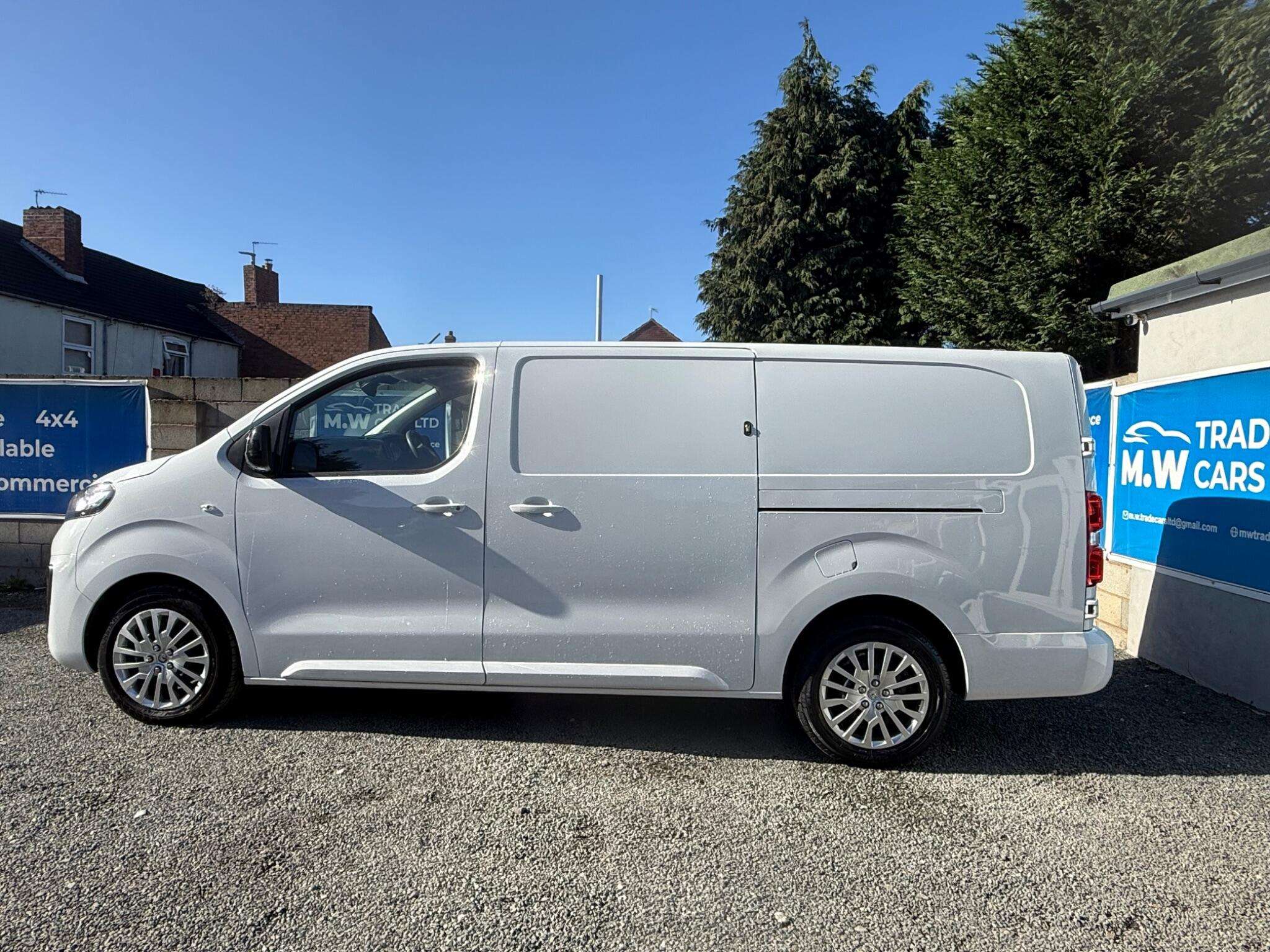 A 2023 VAUXHALL VIVARO 1.5 Turbo D 2900 Pro L2 H1 Euro 6 (s/s) 6dr A 2023 VAUXHALL VIVARO 1.5 Turbo D 2900 Pro L2 H1 Euro 6 (s/s) 6dr