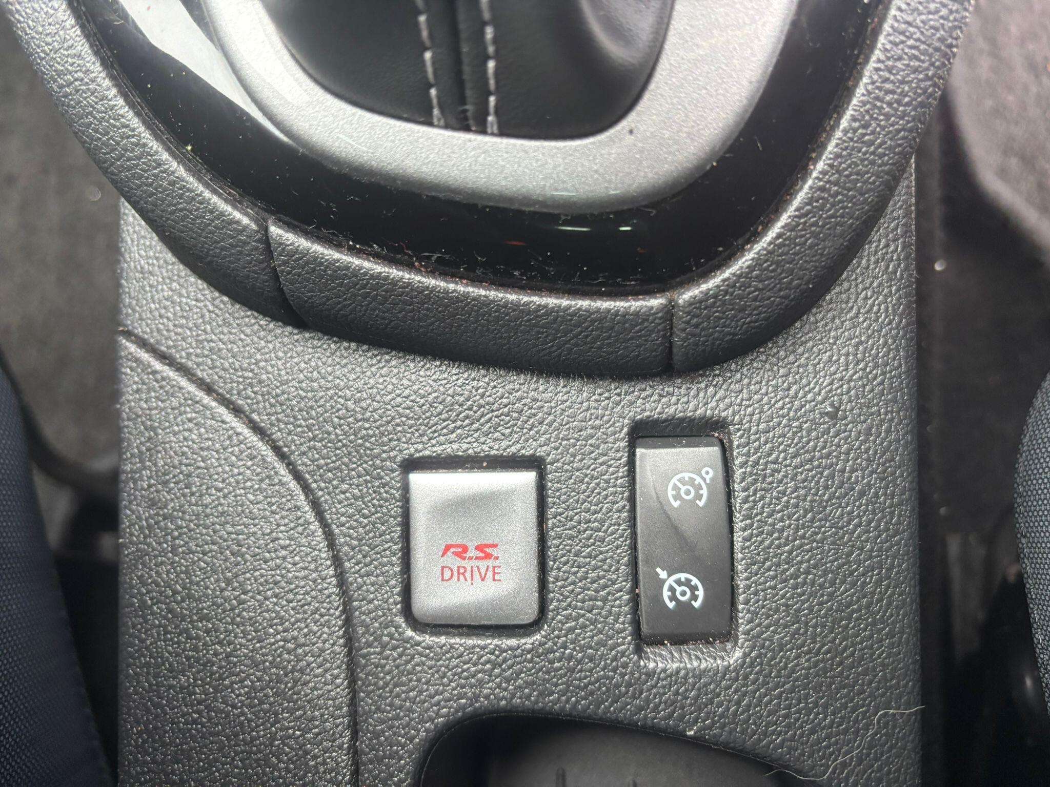 2016 RENAULT CLIO 2016 RENAULT CLIO