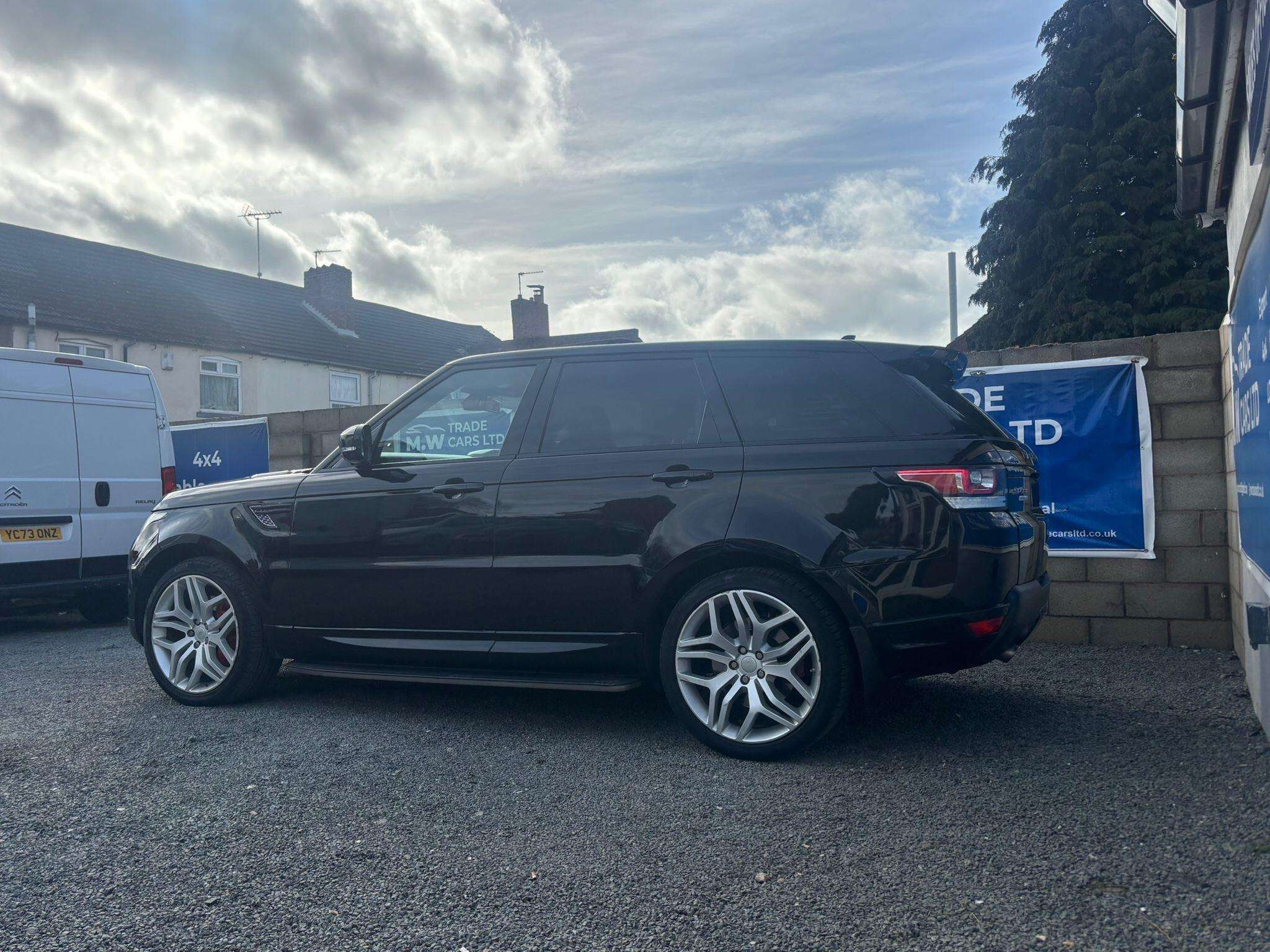 A 2015 LAND ROVER RANGE ROVER SPORT 4.4 SD V8 Autobiography Dynamic Auto 4WD Euro 5 5dr A 2015 LAND ROVER RANGE ROVER SPORT 4.4 SD V8 Autobiography Dynamic Auto 4WD Euro 5 5dr