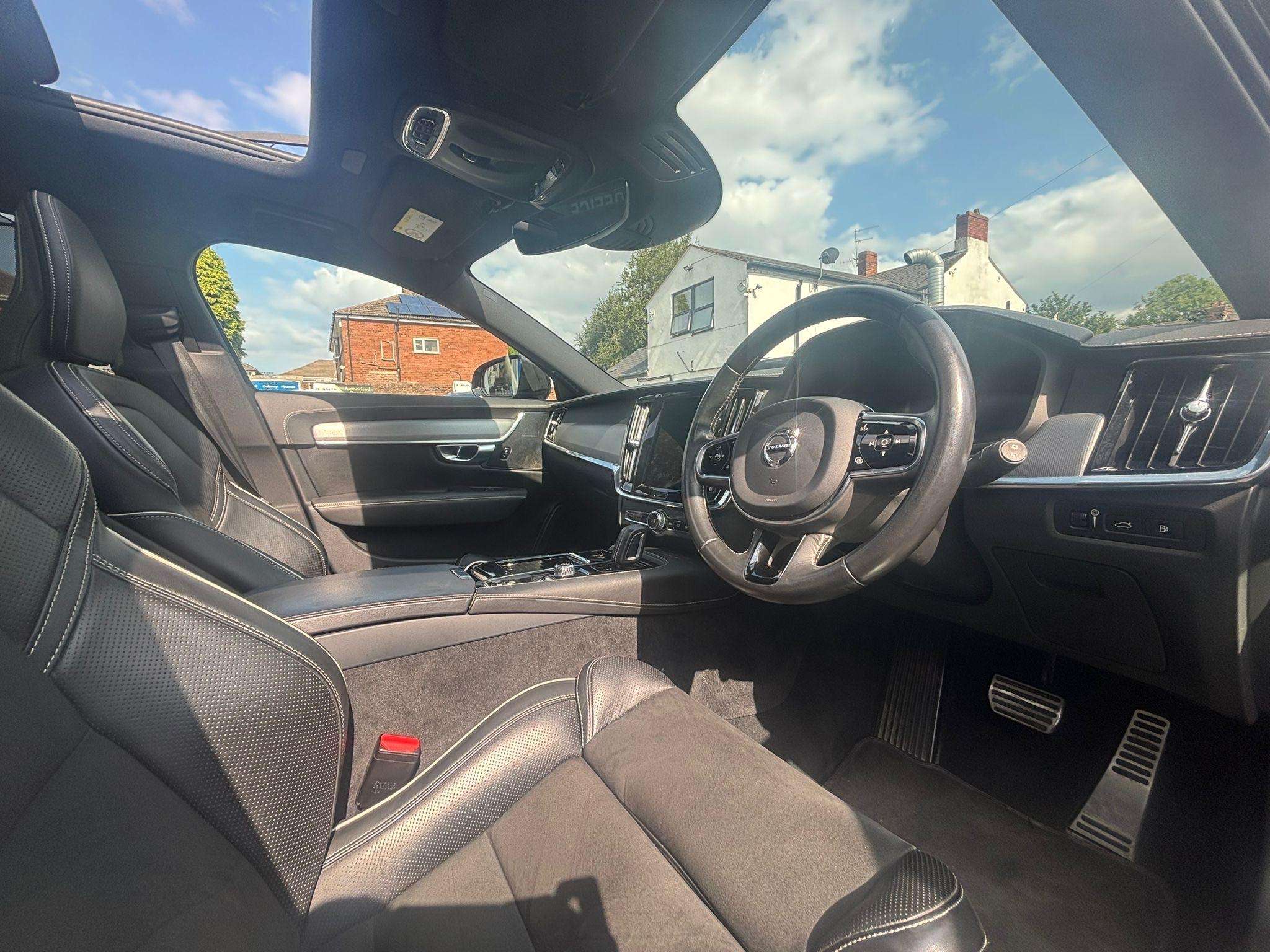 2020 VOLVO V90 2020 VOLVO V90