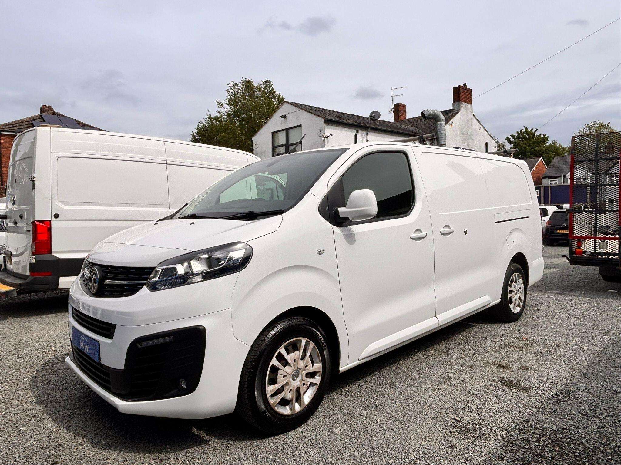 A 2020 VAUXHALL VIVARO 2.0 Turbo D 3100 Sportive L2 H1 Euro 6 (s/s) 5dr A 2020 VAUXHALL VIVARO 2.0 Turbo D 3100 Sportive L2 H1 Euro 6 (s/s) 5dr