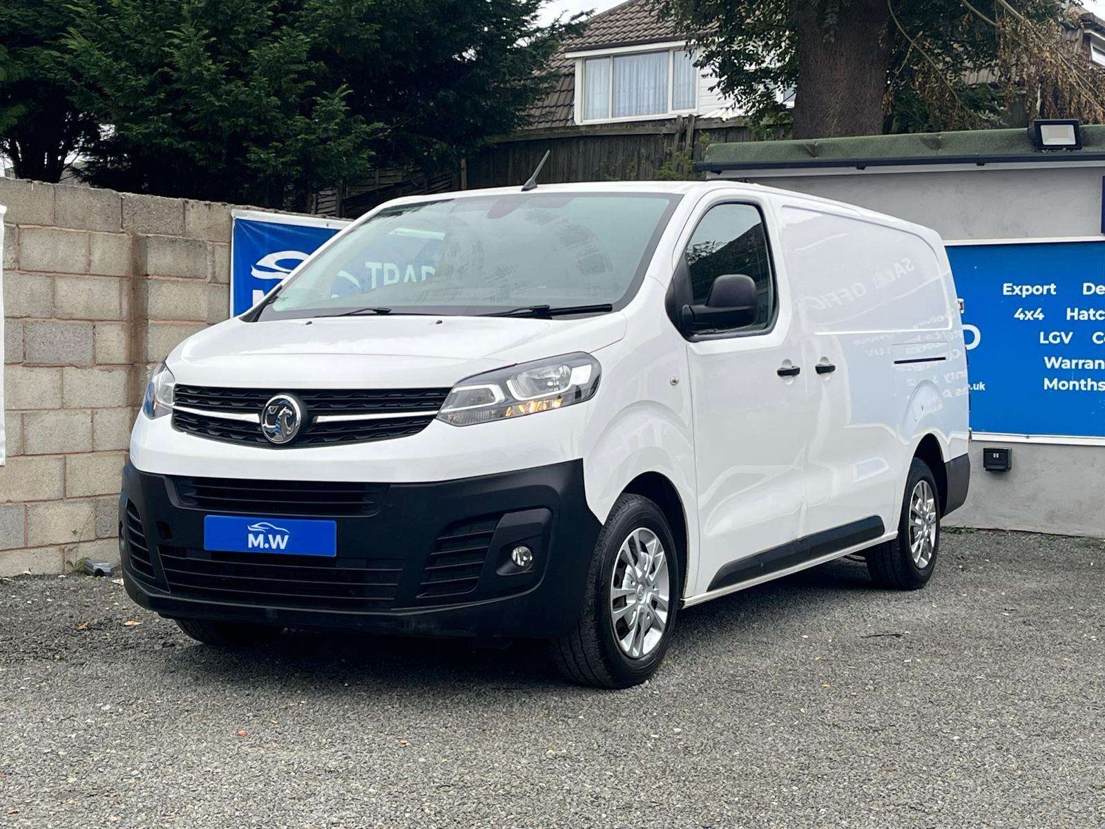 A 2021 VAUXHALL VIVARO 2.0 Turbo D 3100 Dynamic L2 H1 Euro 6 (s/s) 6dr A 2021 VAUXHALL VIVARO 2.0 Turbo D 3100 Dynamic L2 H1 Euro 6 (s/s) 6dr