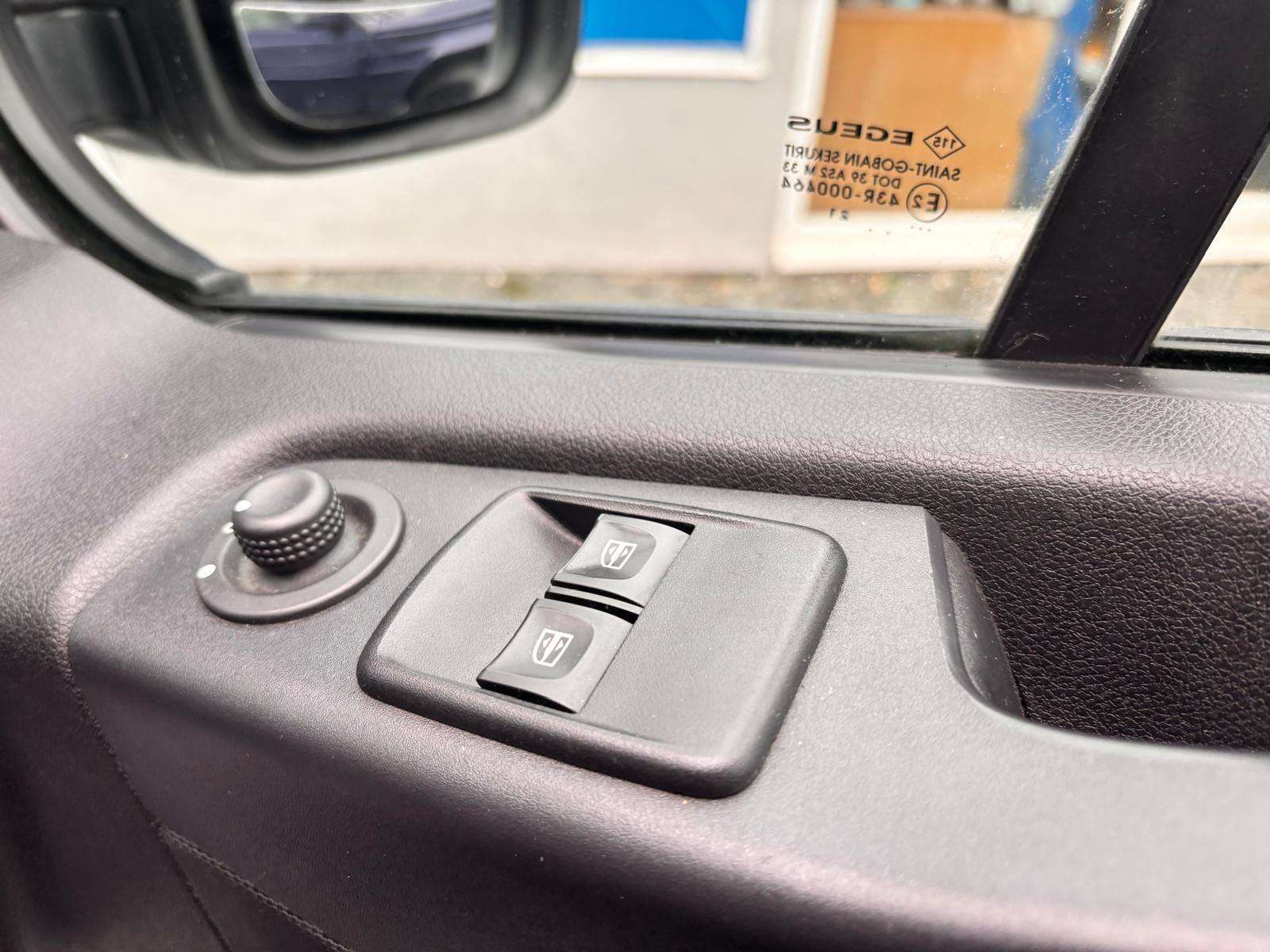 2021 RENAULT TRAFIC 2021 RENAULT TRAFIC