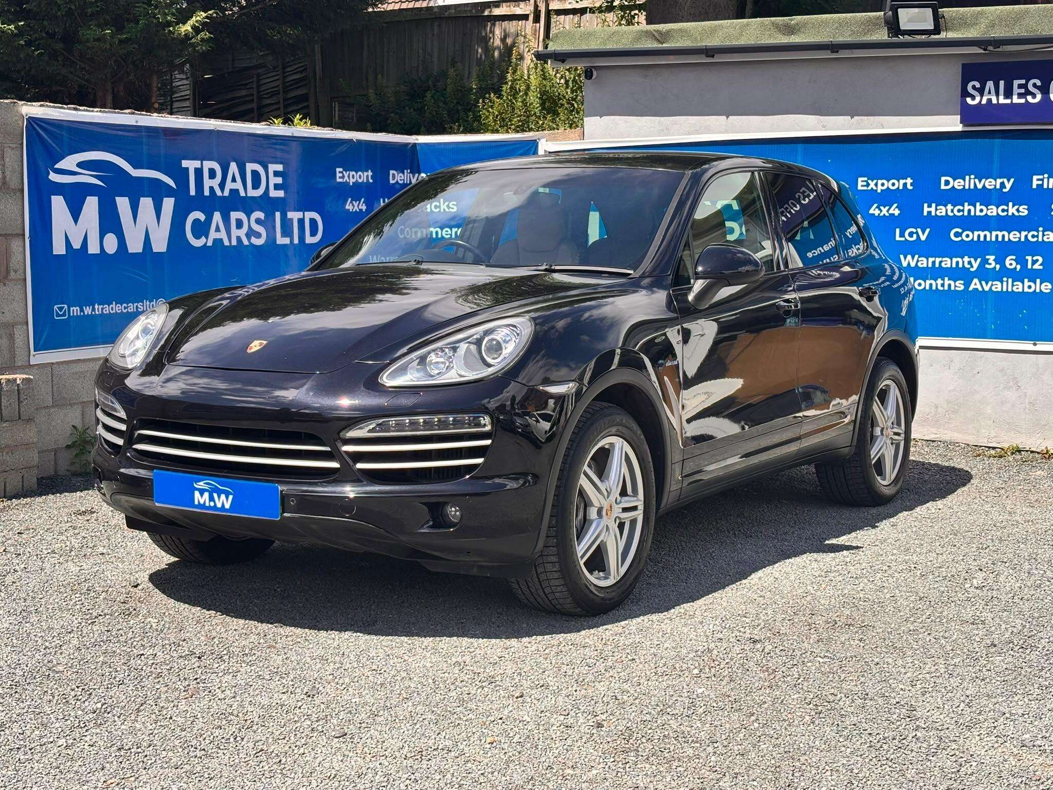A 2014 PORSCHE CAYENNE 3.0 TD V6 Platinum Edition TiptronicS 4WD Euro 5 (s/s) 5dr A 2014 PORSCHE CAYENNE 3.0 TD V6 Platinum Edition TiptronicS 4WD Euro 5 (s/s) 5dr