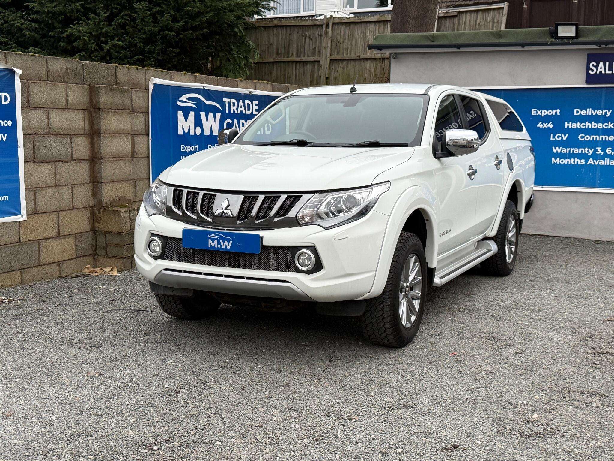 A 2017 MITSUBISHI L200 2.4 DI-D DC Barbarian 4WD Euro 6 4dr A 2017 MITSUBISHI L200 2.4 DI-D DC Barbarian 4WD Euro 6 4dr