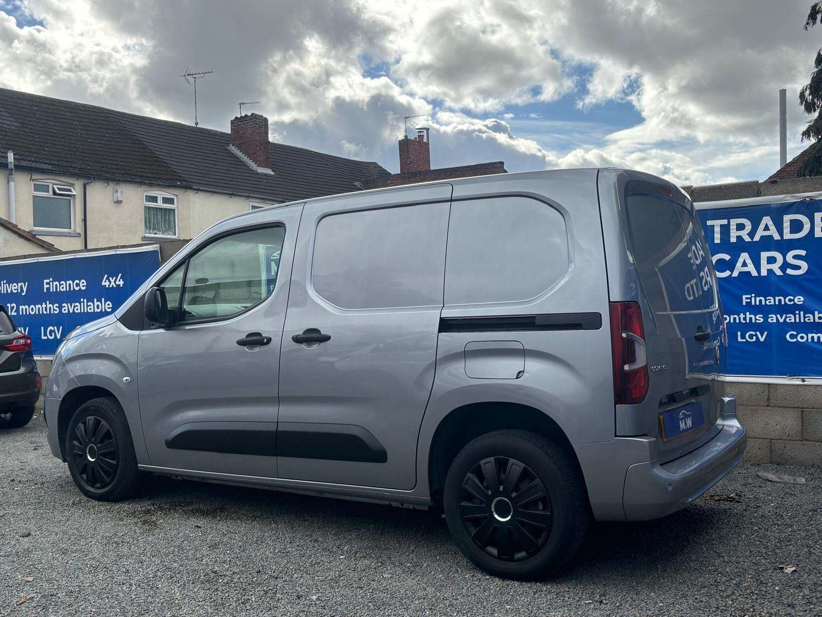 A 2019 VAUXHALL COMBO 1.6 Turbo D 2300 Sportive L1 H1 Euro 6 (s/s) 4dr A 2019 VAUXHALL COMBO 1.6 Turbo D 2300 Sportive L1 H1 Euro 6 (s/s) 4dr