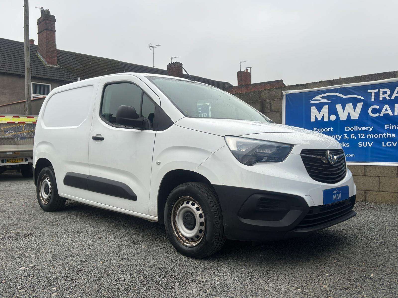 A 2021 VAUXHALL COMBO 1.5 Turbo D 2300 Dynamic L2 H1 Euro 6 4dr A 2021 VAUXHALL COMBO 1.5 Turbo D 2300 Dynamic L2 H1 Euro 6 4dr