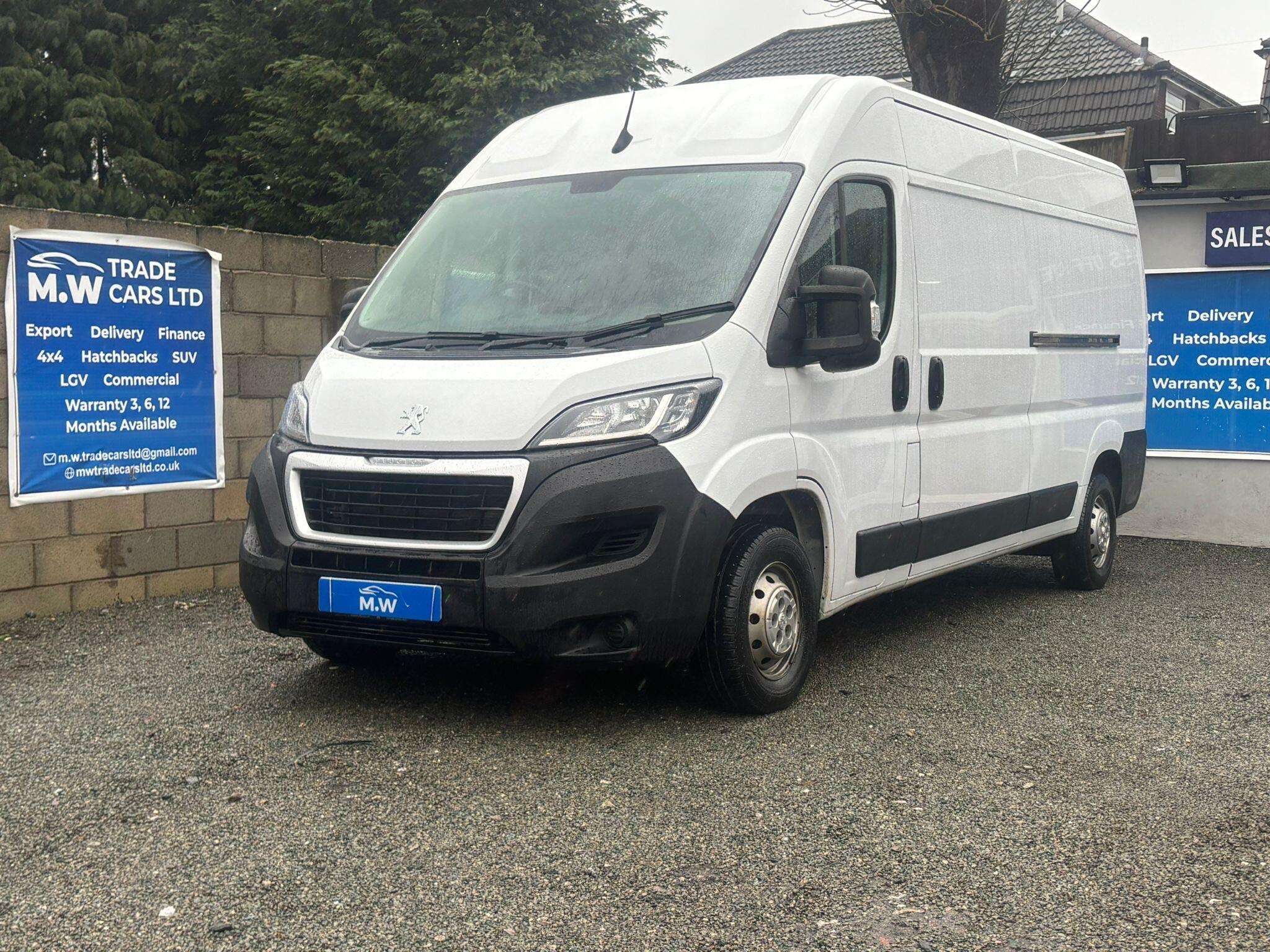 A 2023 PEUGEOT BOXER 2.2 BlueHDi 335 Professional Premium + L3 H2 Euro 6 (s/s) 5dr A 2023 PEUGEOT BOXER 2.2 BlueHDi 335 Professional Premium + L3 H2 Euro 6 (s/s) 5dr