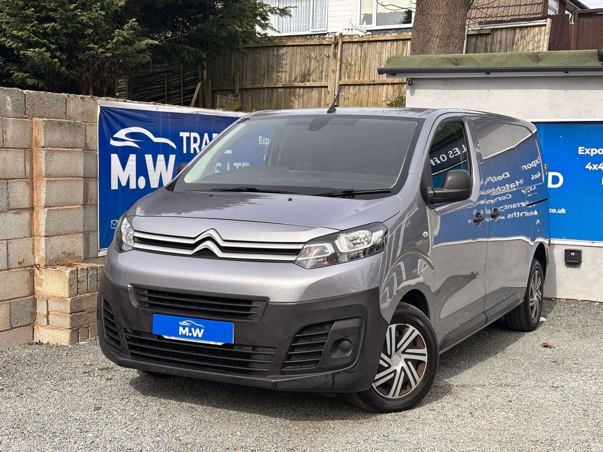 A 2019 CITROEN DISPATCH M 1400 ENTERPRISE BLUEHDI S/S A 2019 CITROEN DISPATCH M 1400 ENTERPRISE BLUEHDI S/S