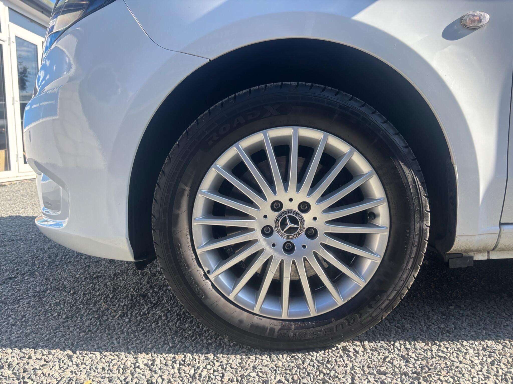 A 2021 MERCEDES-BENZ VITO 2.0 114 CDI PRO Tourer G-Tronic RWD L2 Euro 6 (s/s) 5dr A 2021 MERCEDES-BENZ VITO 2.0 114 CDI PRO Tourer G-Tronic RWD L2 Euro 6 (s/s) 5dr