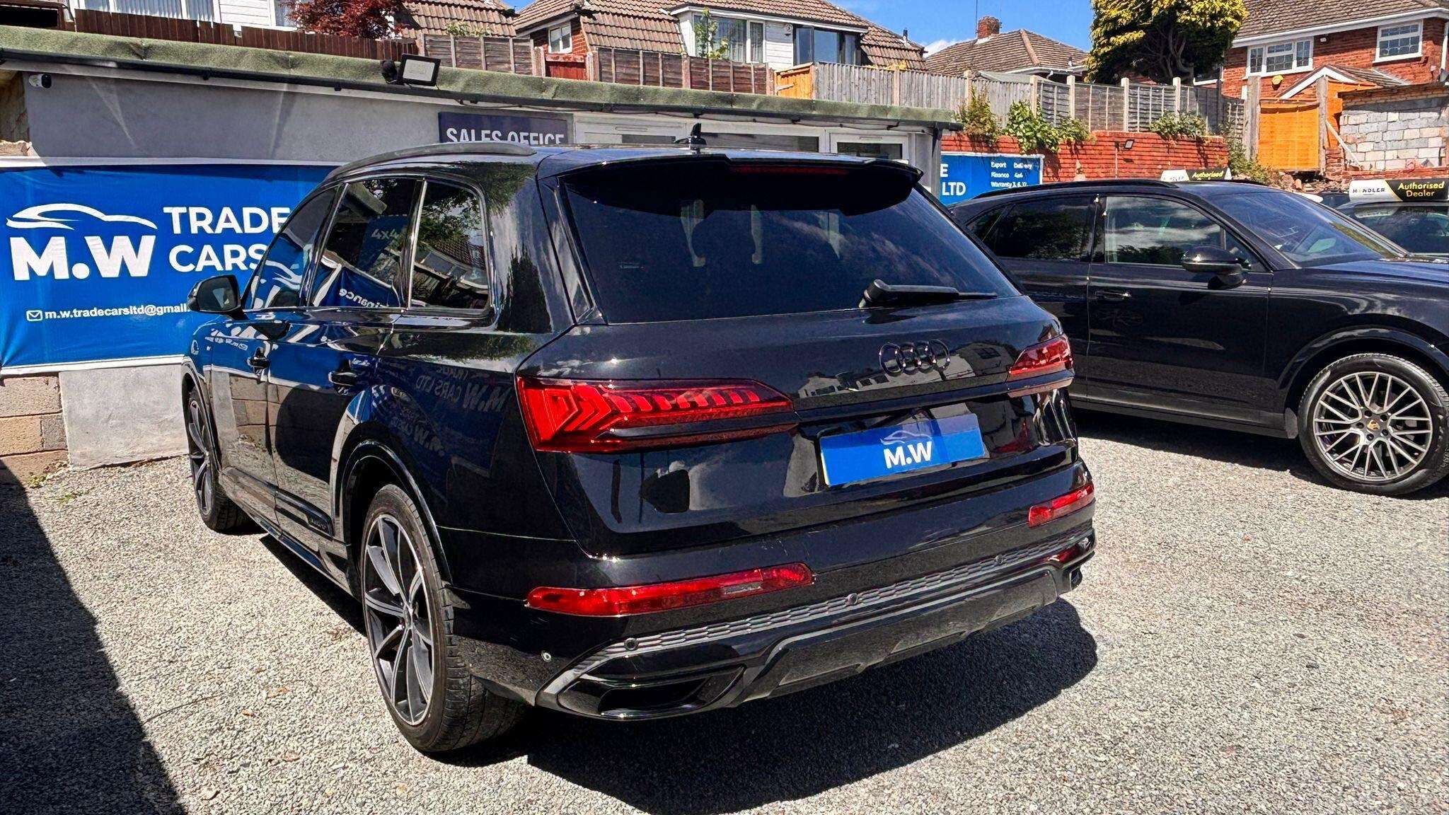 A 2022 AUDI Q7 3.0 TDI V6 45 Black Edition Tiptronic quattro Euro 6 (s/s) 5dr A 2022 AUDI Q7 3.0 TDI V6 45 Black Edition Tiptronic quattro Euro 6 (s/s) 5dr