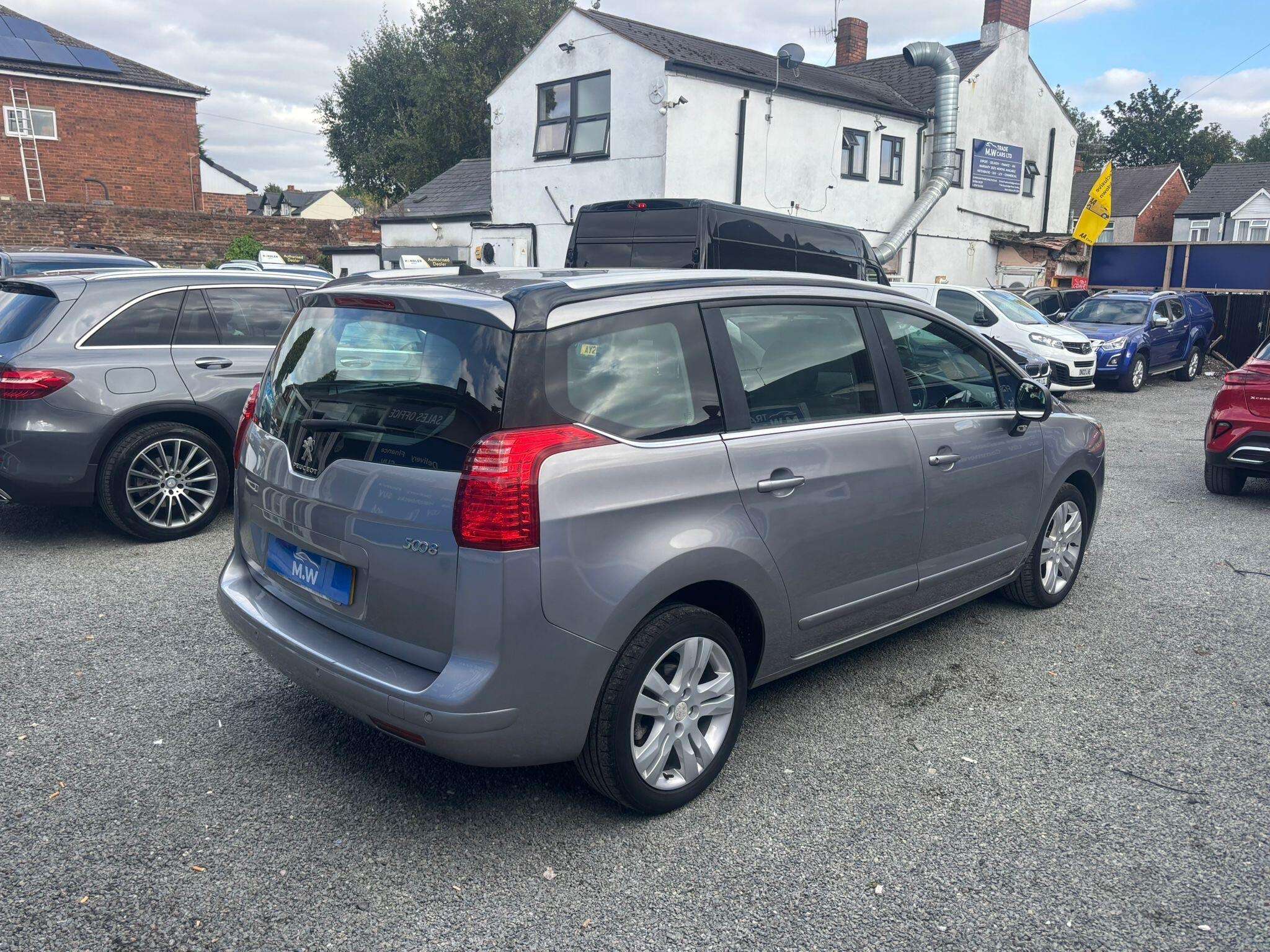 2015 PEUGEOT 5008 2015 PEUGEOT 5008