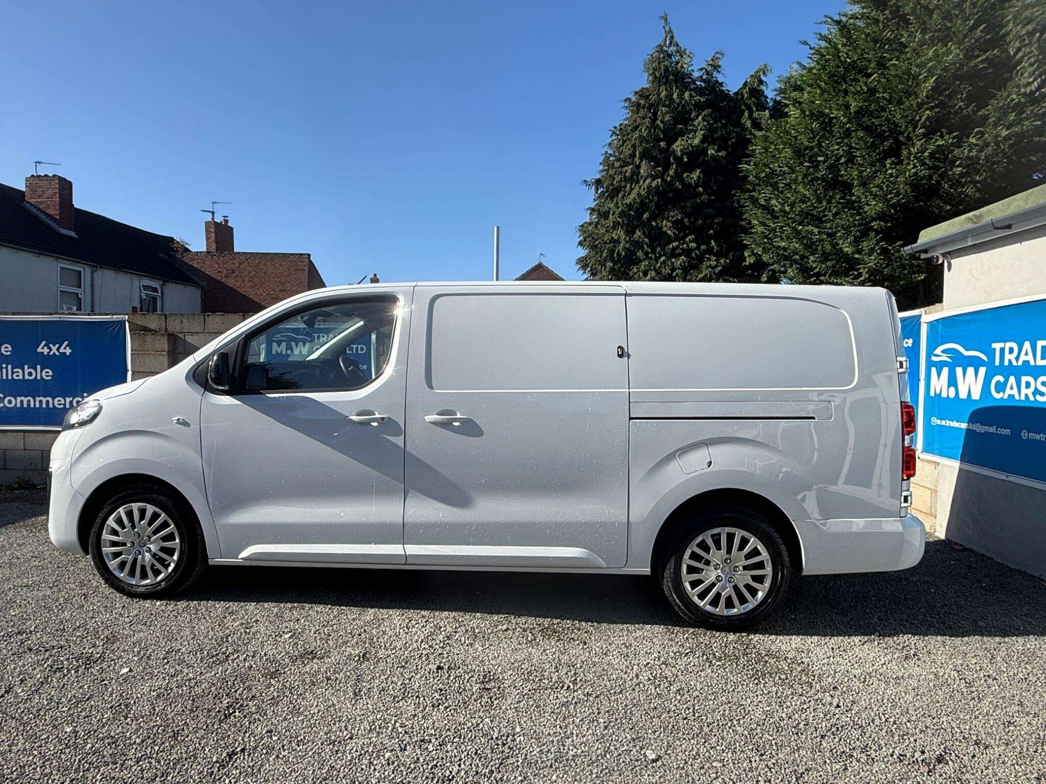 A 2023 VAUXHALL VIVARO 1.5 Turbo D 2900 Pro L2 H1 Euro 6 (s/s) 6dr A 2023 VAUXHALL VIVARO 1.5 Turbo D 2900 Pro L2 H1 Euro 6 (s/s) 6dr