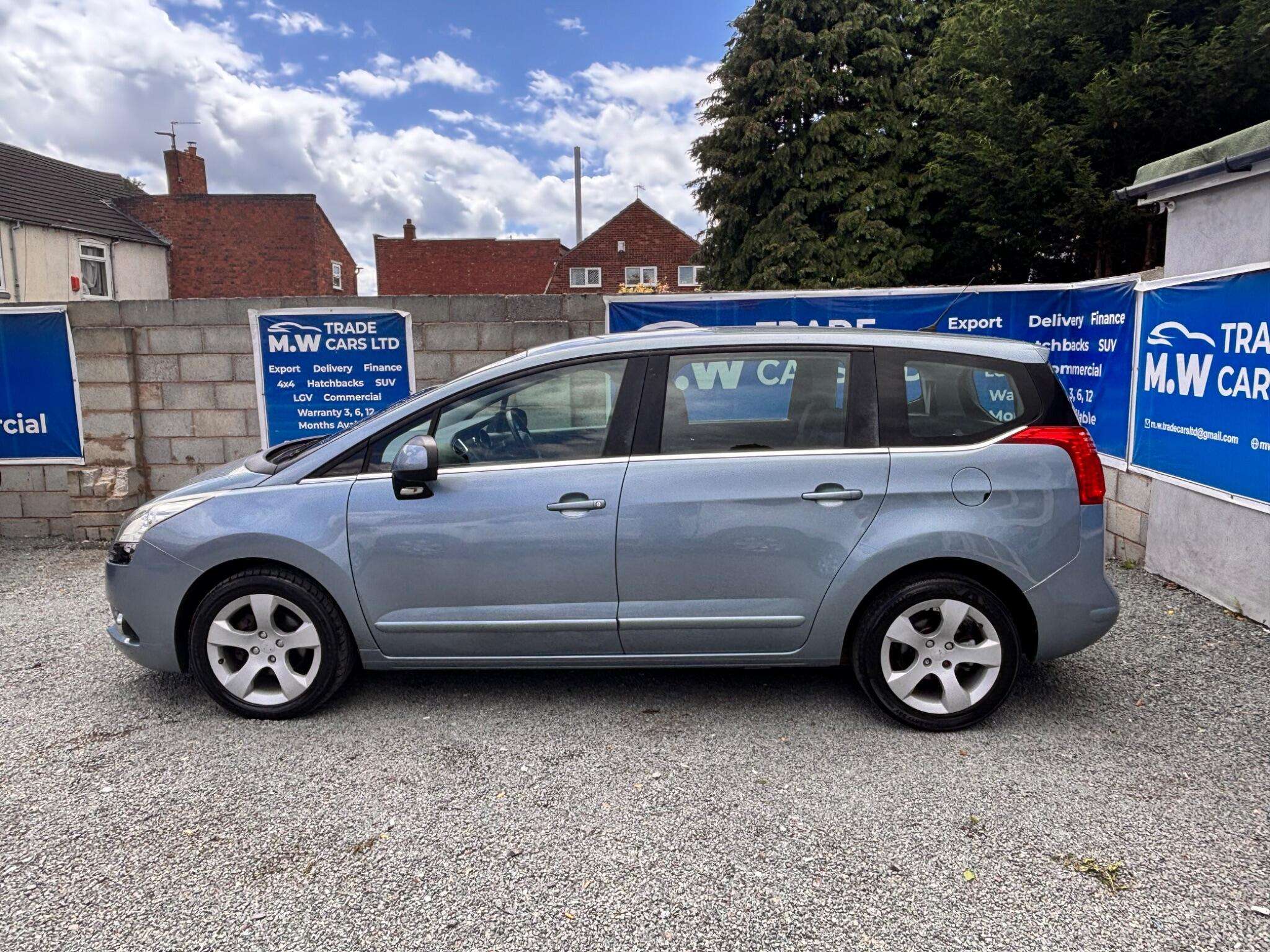 A 2012 PEUGEOT 5008 1.6 HDi Active Euro 5 5dr A 2012 PEUGEOT 5008 1.6 HDi Active Euro 5 5dr