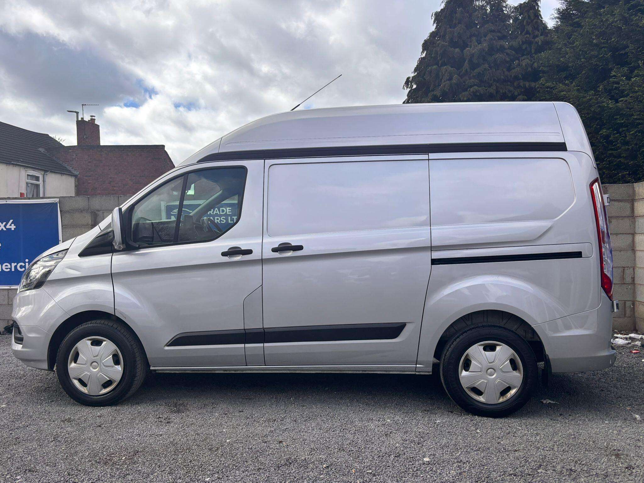 A 2022 FORD TRANSIT CUSTOM 2.0 320 EcoBlue Trend L1 H2 Euro 6 (s/s) 5dr A 2022 FORD TRANSIT CUSTOM 2.0 320 EcoBlue Trend L1 H2 Euro 6 (s/s) 5dr