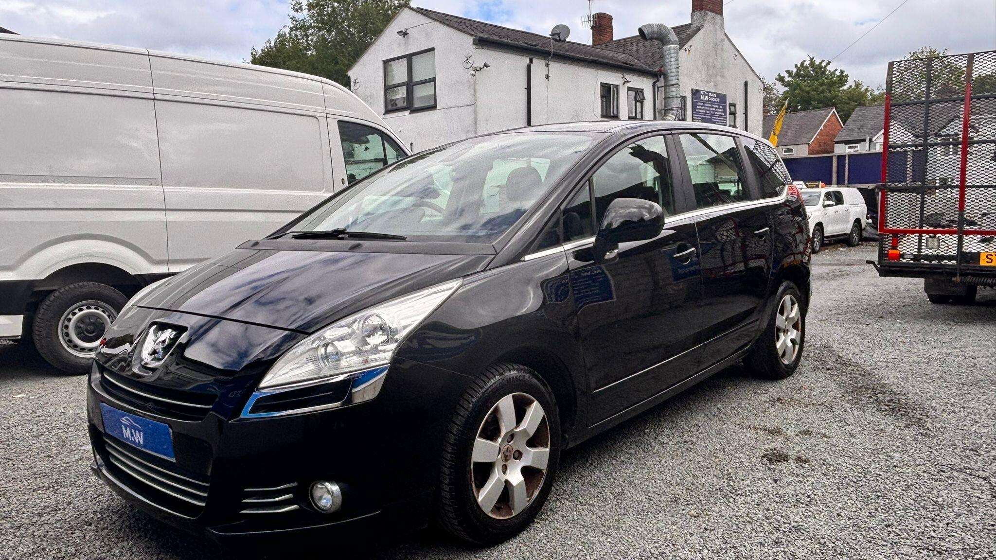 2011 PEUGEOT 5008 2011 PEUGEOT 5008