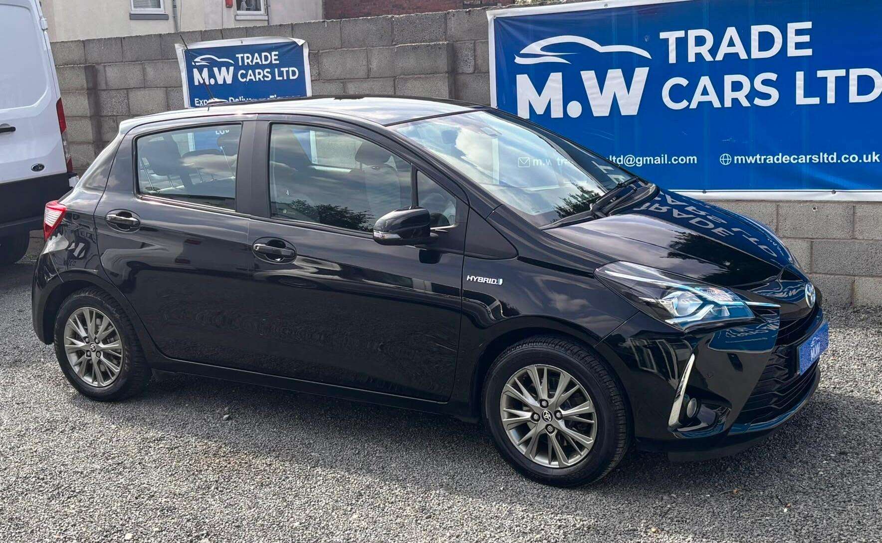 A 2018 TOYOTA YARIS 1.5 VVT-h Icon E-CVT Euro 6 (s/s) 5dr A 2018 TOYOTA YARIS 1.5 VVT-h Icon E-CVT Euro 6 (s/s) 5dr