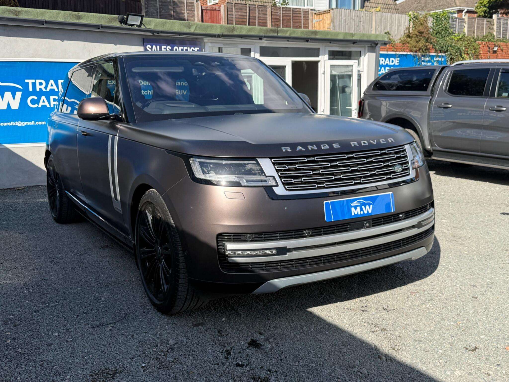 A 2023 LAND ROVER RANGE ROVER 3.0 D350 MHEV Autobiography Auto 4WD Euro 6 (s/s) 5dr (LWB) A 2023 LAND ROVER RANGE ROVER 3.0 D350 MHEV Autobiography Auto 4WD Euro 6 (s/s) 5dr (LWB)