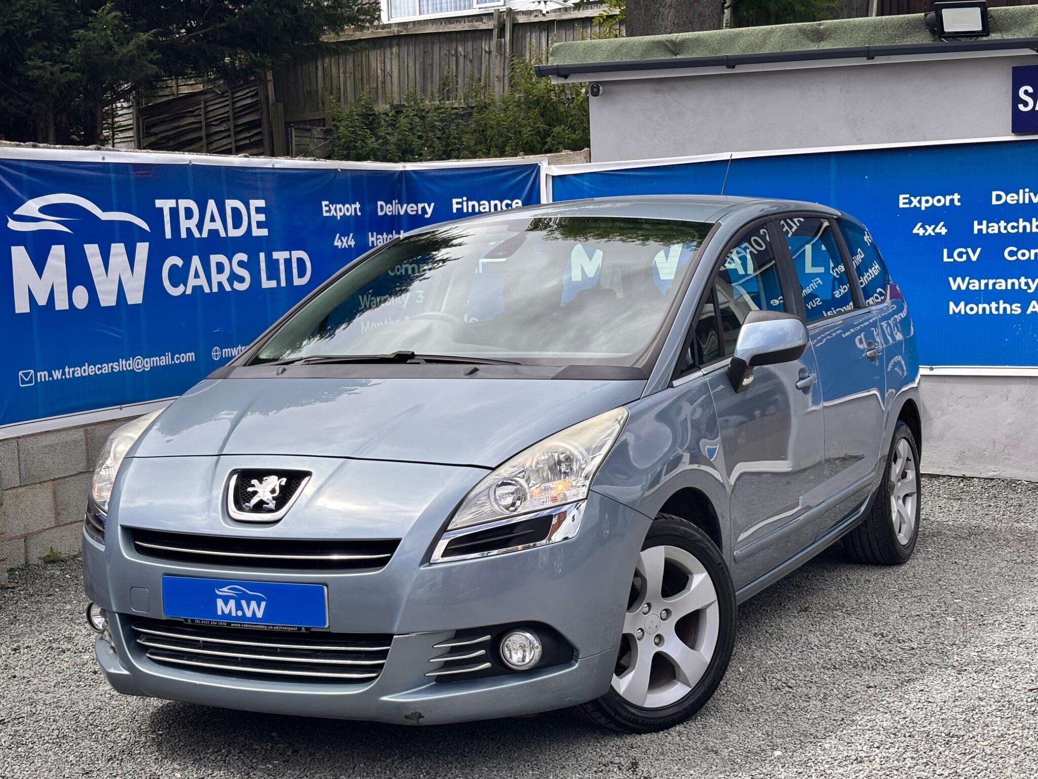 A 2012 PEUGEOT 5008 1.6 HDi Active Euro 5 5dr A 2012 PEUGEOT 5008 1.6 HDi Active Euro 5 5dr