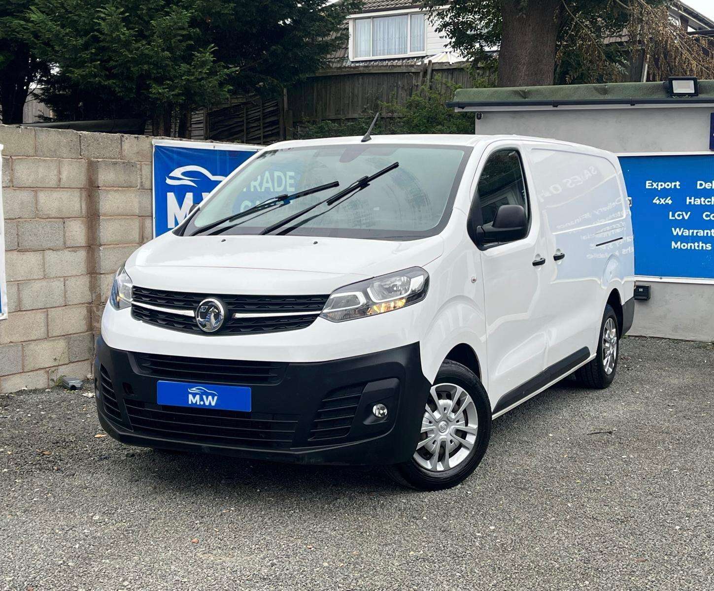 A 2021 VAUXHALL VIVARO 2.0 Turbo D 3100 Dynamic L2 H1 Euro 6 (s/s) 6dr A 2021 VAUXHALL VIVARO 2.0 Turbo D 3100 Dynamic L2 H1 Euro 6 (s/s) 6dr