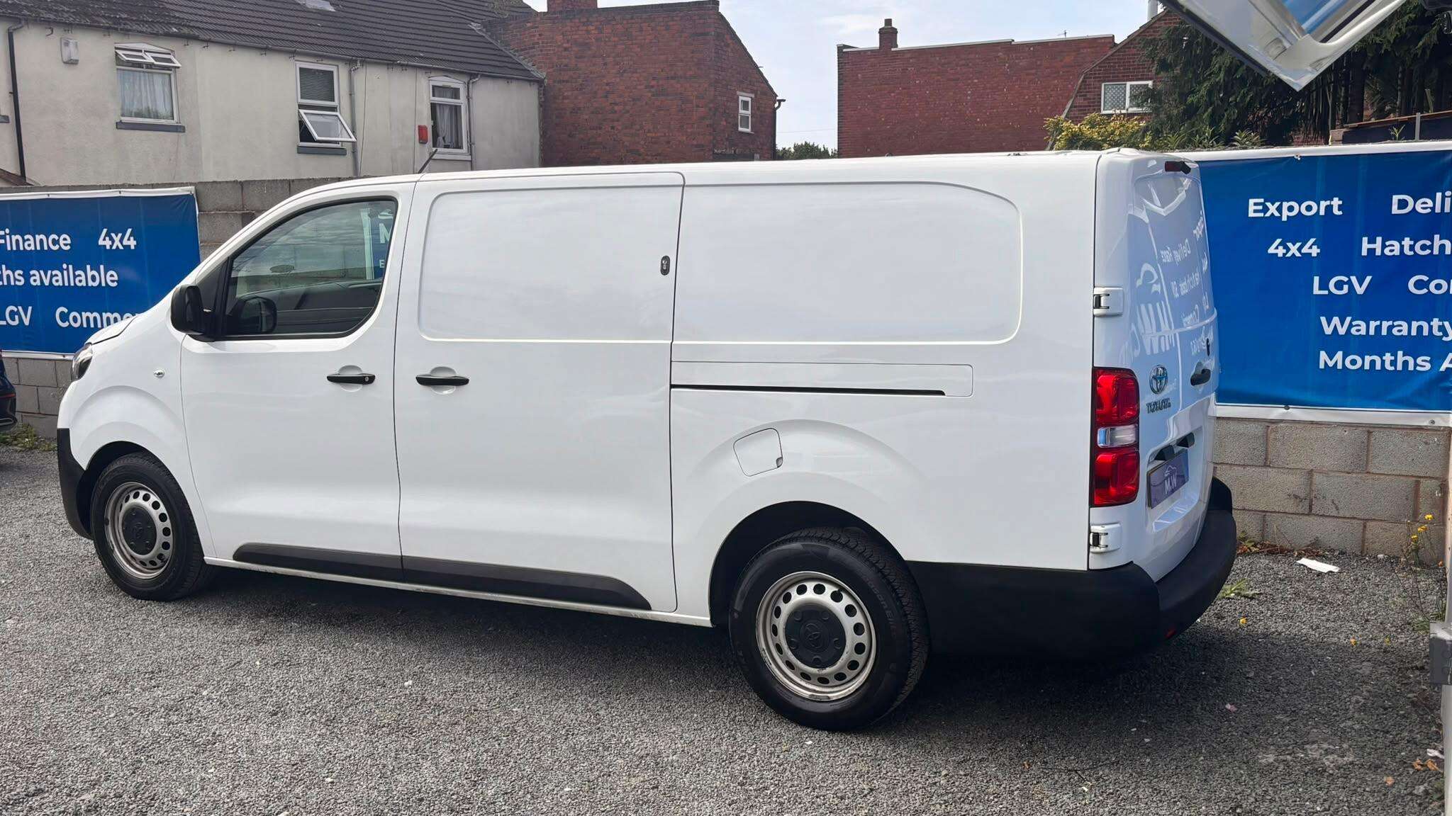 2022 TOYOTA PROACE 2022 TOYOTA PROACE