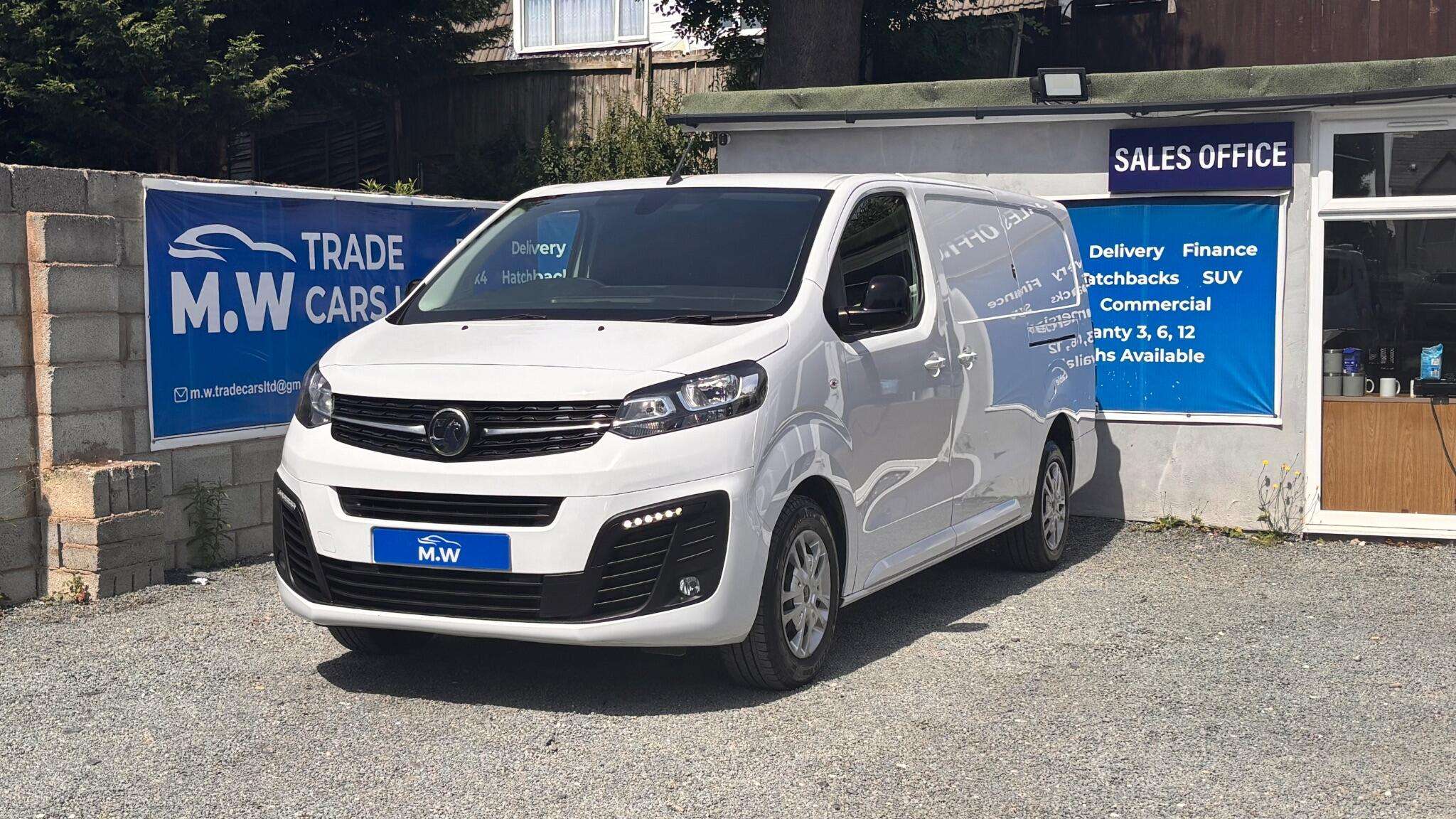 A 2022 VAUXHALL VIVARO 1.5 Turbo D 2900 Sportive L2 H1 Euro 6 (s/s) 6dr A 2022 VAUXHALL VIVARO 1.5 Turbo D 2900 Sportive L2 H1 Euro 6 (s/s) 6dr