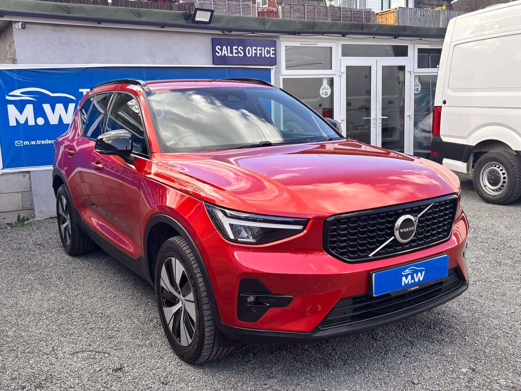 A 2023 VOLVO XC40 1.5h T4 Recharge 10.7kWh Plus Auto Euro 6 (s/s) 5dr A 2023 VOLVO XC40 1.5h T4 Recharge 10.7kWh Plus Auto Euro 6 (s/s) 5dr