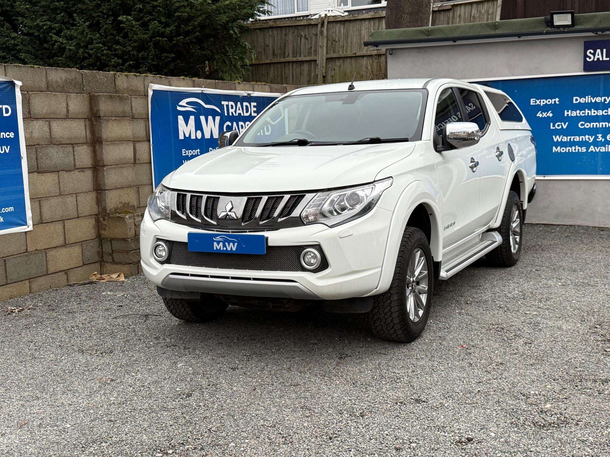 A 2017 MITSUBISHI L200 2.4 DI-D DC Barbarian 4WD Euro 6 4dr A 2017 MITSUBISHI L200 2.4 DI-D DC Barbarian 4WD Euro 6 4dr