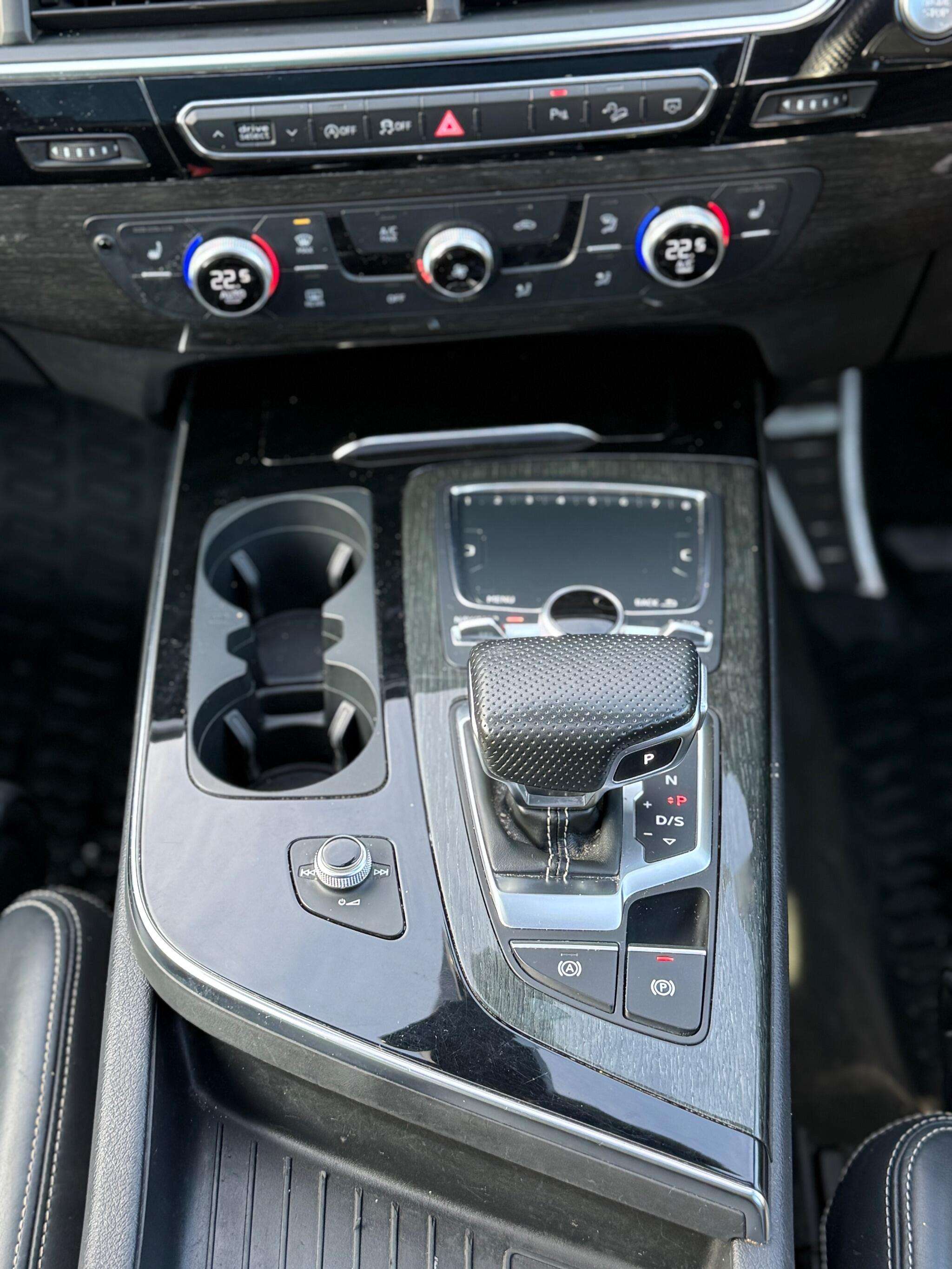 2018 AUDI Q7 2018 AUDI Q7