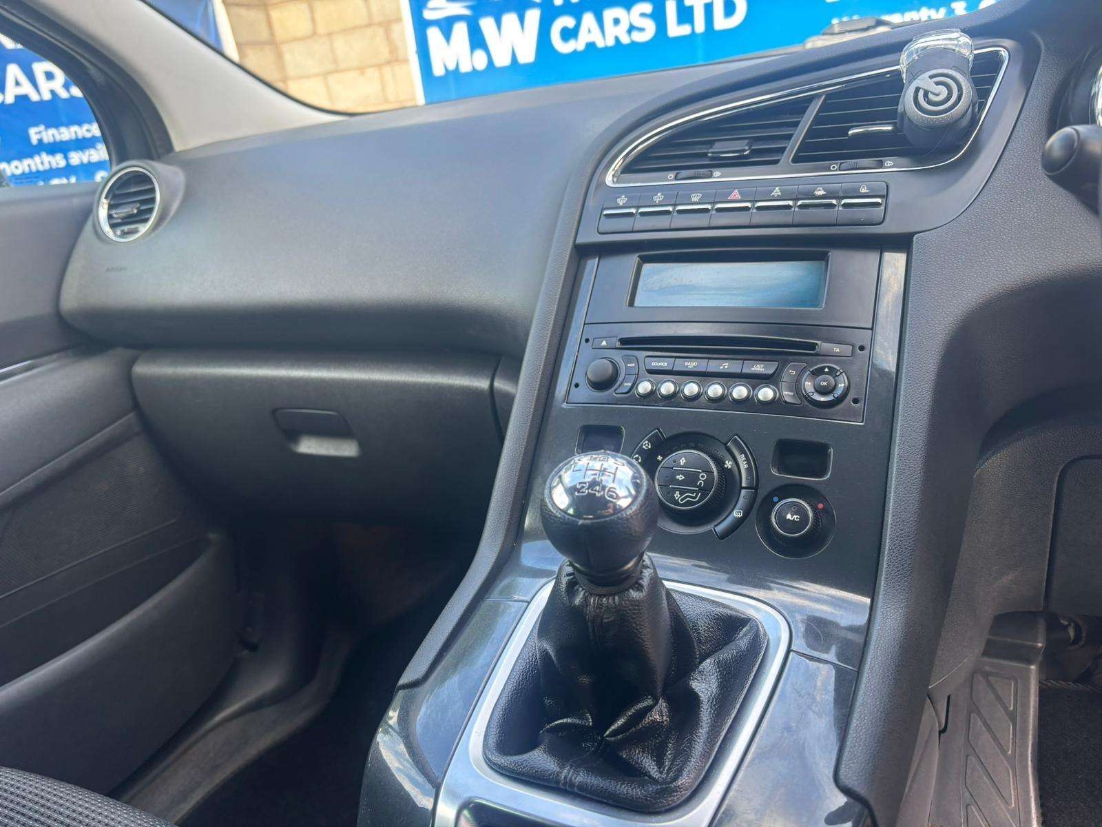 2013 PEUGEOT 5008 2013 PEUGEOT 5008