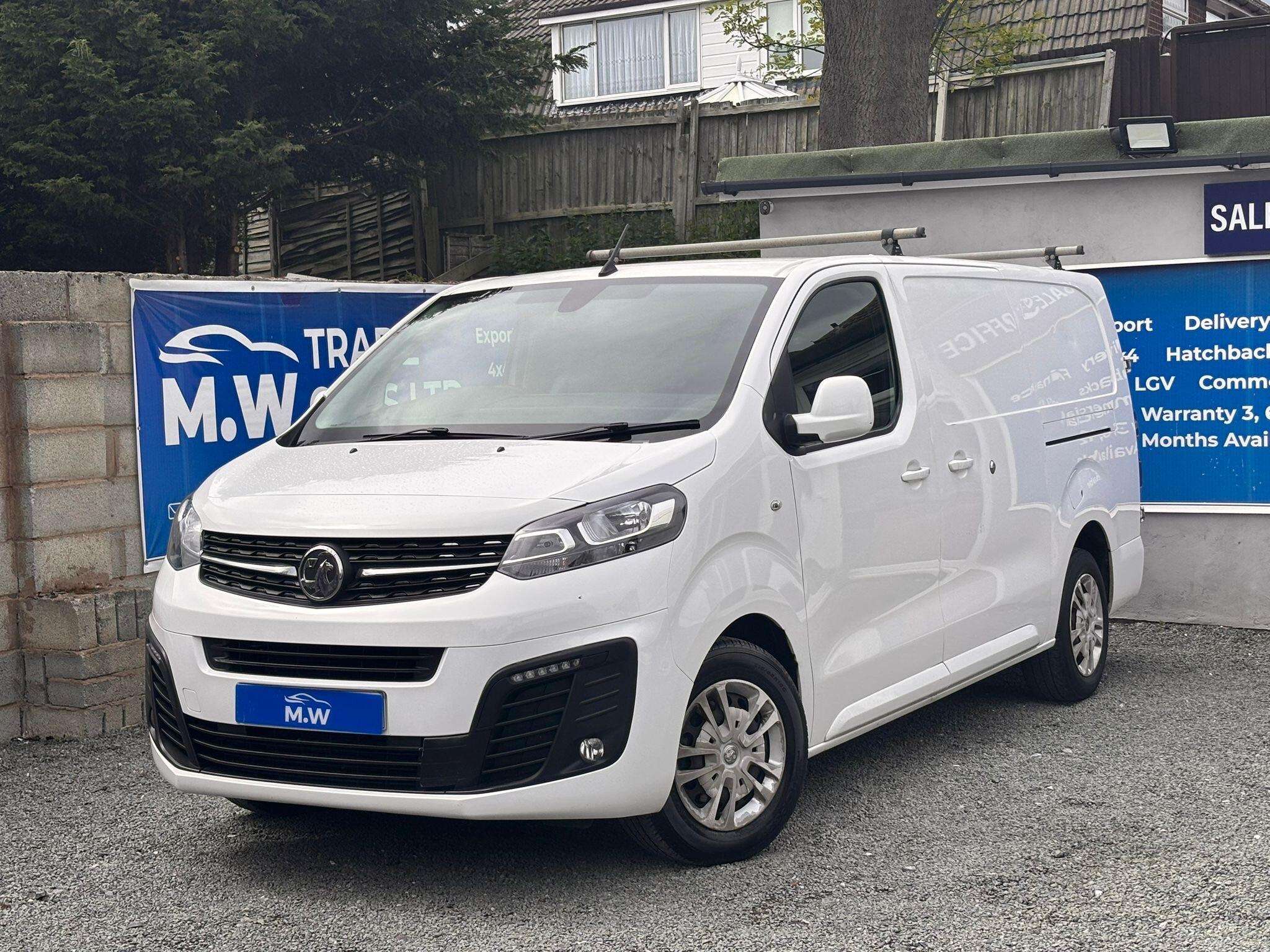A 2020 VAUXHALL VIVARO 2.0 Turbo D 3100 Sportive L2 H1 Euro 6 (s/s) 5dr A 2020 VAUXHALL VIVARO 2.0 Turbo D 3100 Sportive L2 H1 Euro 6 (s/s) 5dr