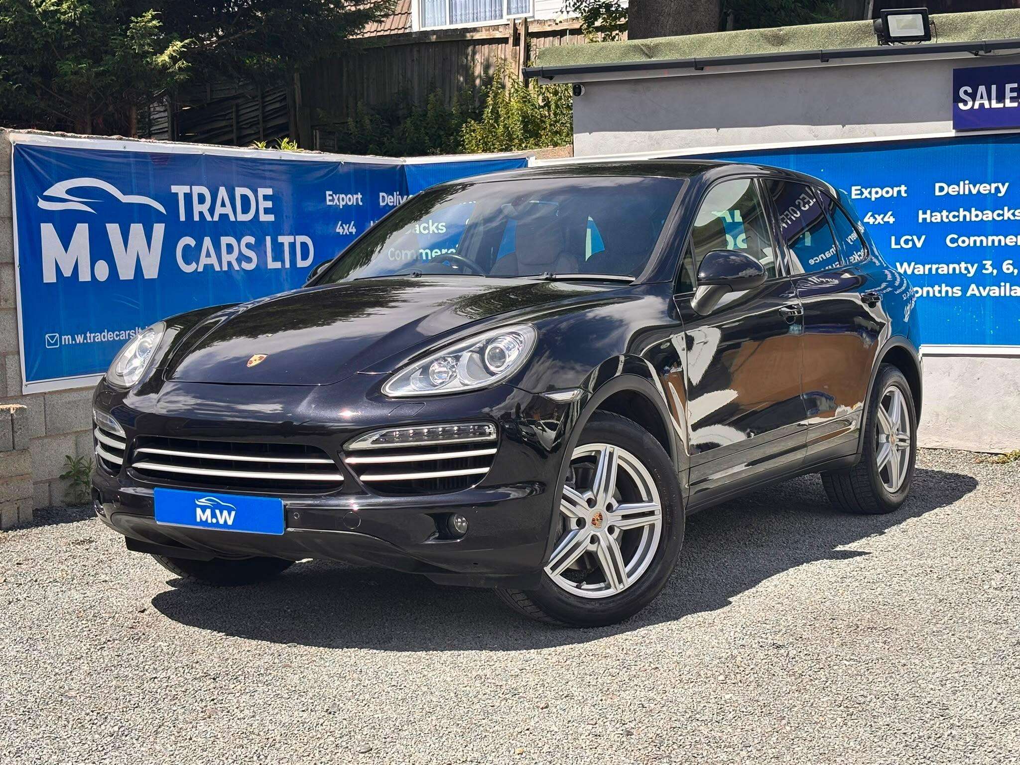 A 2014 PORSCHE CAYENNE 3.0 TD V6 Platinum Edition TiptronicS 4WD Euro 5 (s/s) 5dr A 2014 PORSCHE CAYENNE 3.0 TD V6 Platinum Edition TiptronicS 4WD Euro 5 (s/s) 5dr