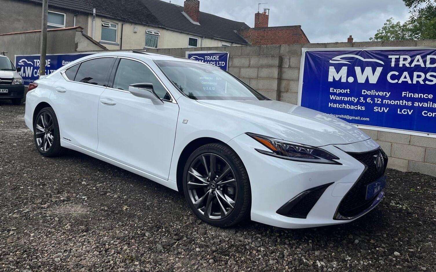 A 2021 LEXUS ES 300H F SPORT A 2021 LEXUS ES 300H F SPORT