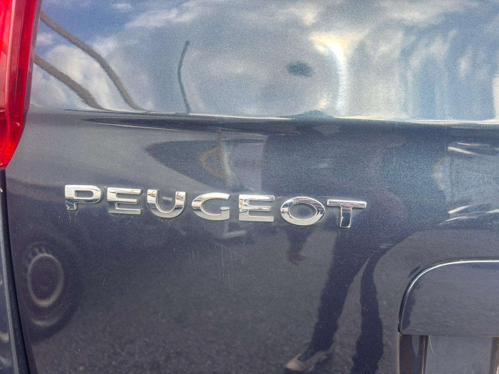 2013 PEUGEOT 5008 2013 PEUGEOT 5008