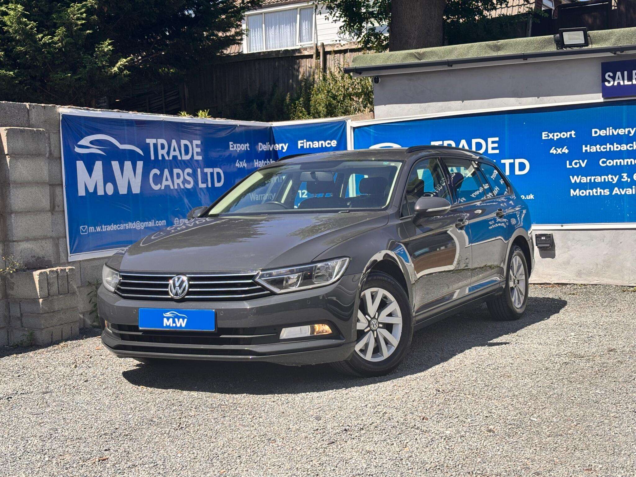 A 2015 VOLKSWAGEN PASSAT 2.0 TDI BlueMotion Tech S Euro 6 (s/s) 5dr A 2015 VOLKSWAGEN PASSAT 2.0 TDI BlueMotion Tech S Euro 6 (s/s) 5dr