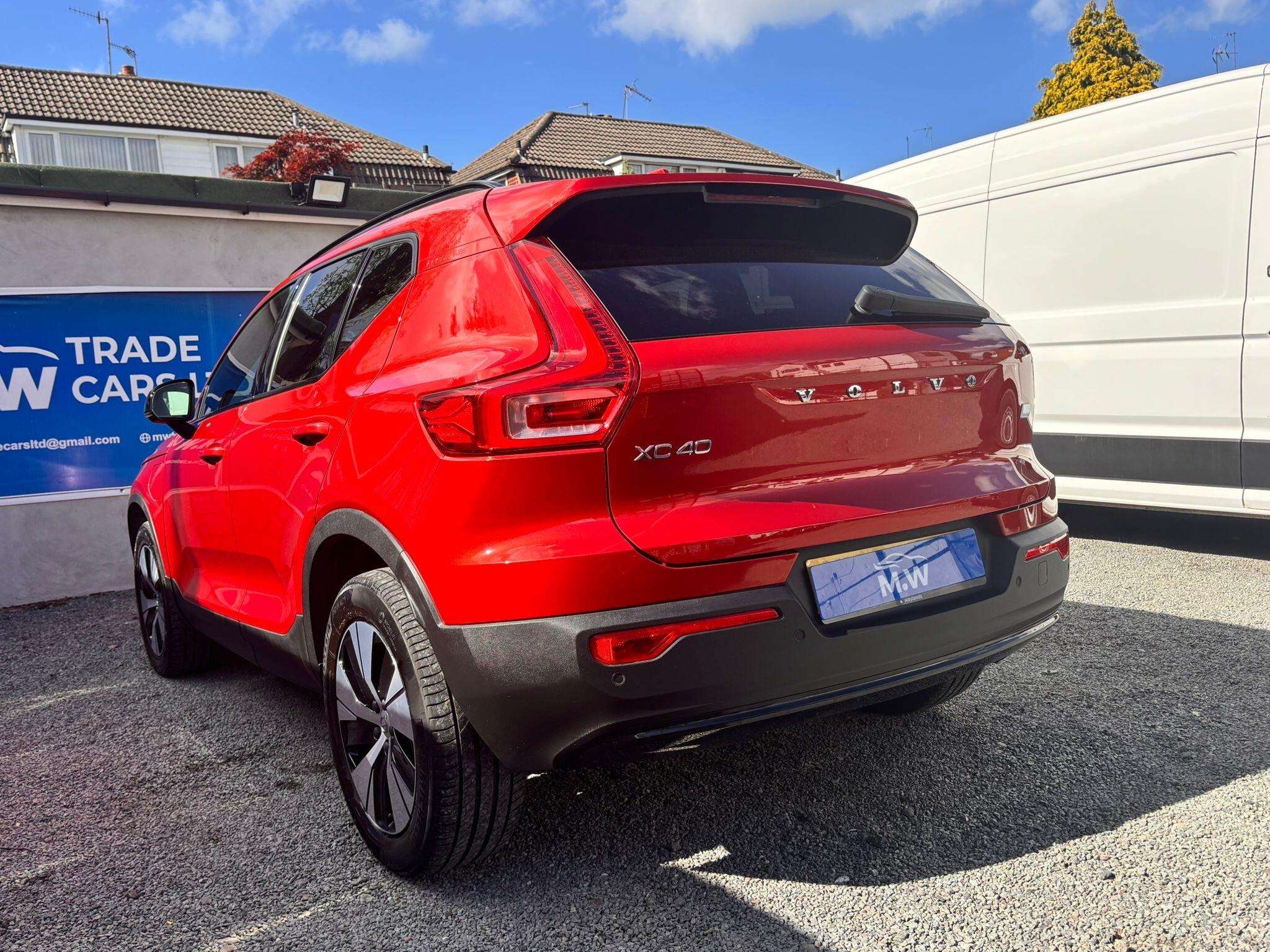 A 2023 VOLVO XC40 1.5h T4 Recharge 10.7kWh Plus Auto Euro 6 (s/s) 5dr A 2023 VOLVO XC40 1.5h T4 Recharge 10.7kWh Plus Auto Euro 6 (s/s) 5dr