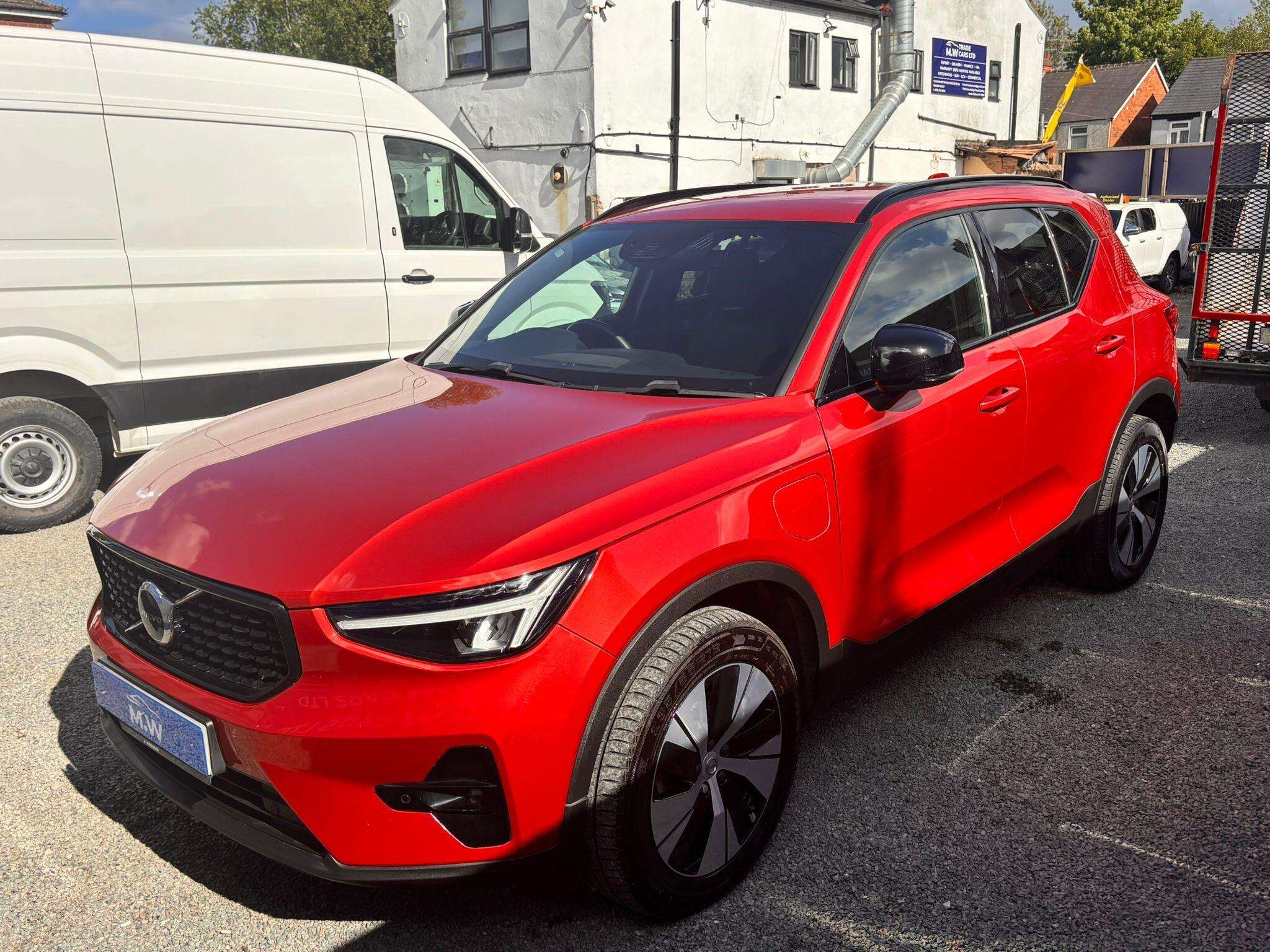 2023 VOLVO XC40 2023 VOLVO XC40