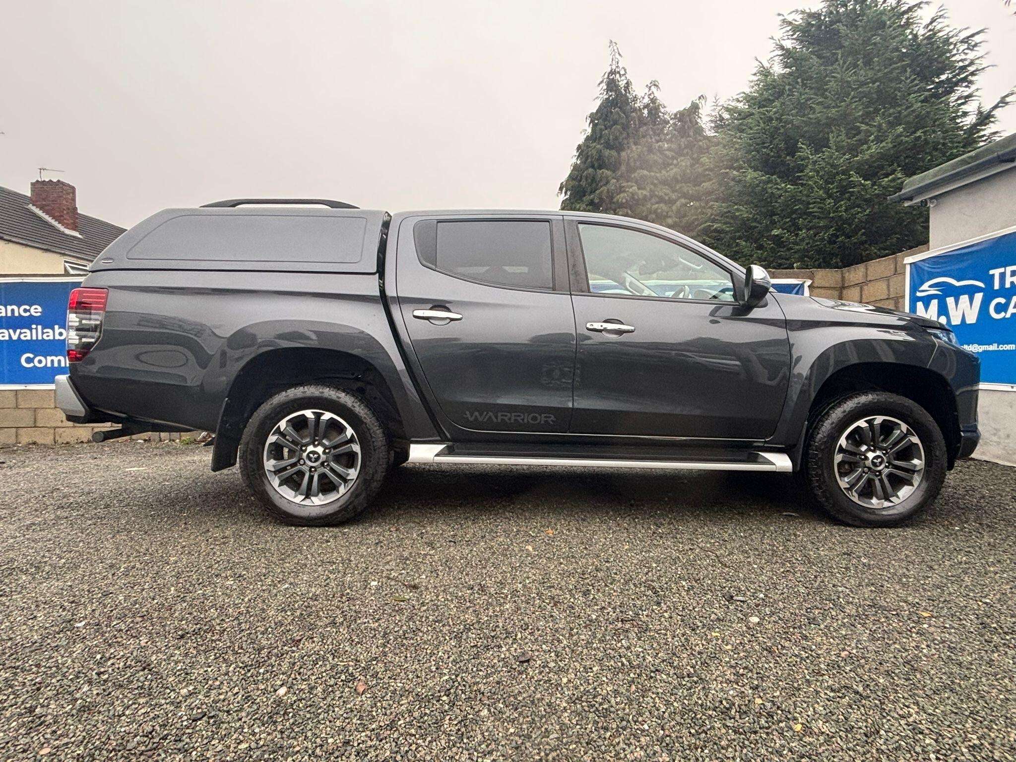 A 2019 MITSUBISHI L200 2.2 DI-D DC Warrior 4WD Euro 6 (s/s) 4dr A 2019 MITSUBISHI L200 2.2 DI-D DC Warrior 4WD Euro 6 (s/s) 4dr