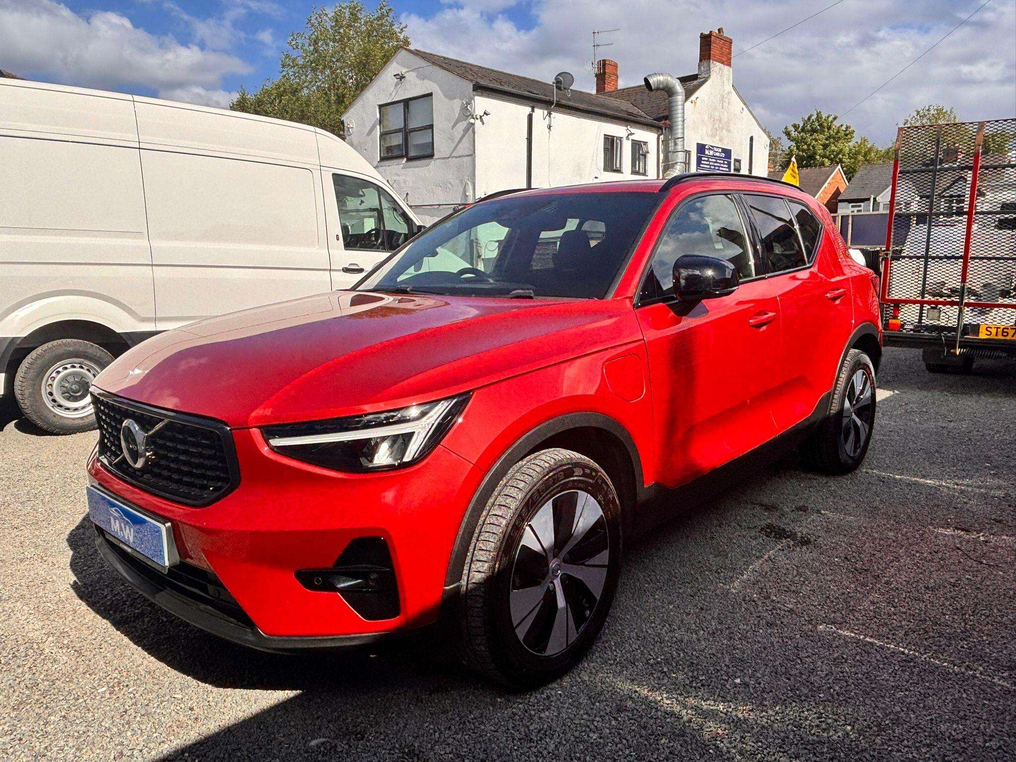 2023 VOLVO XC40 2023 VOLVO XC40