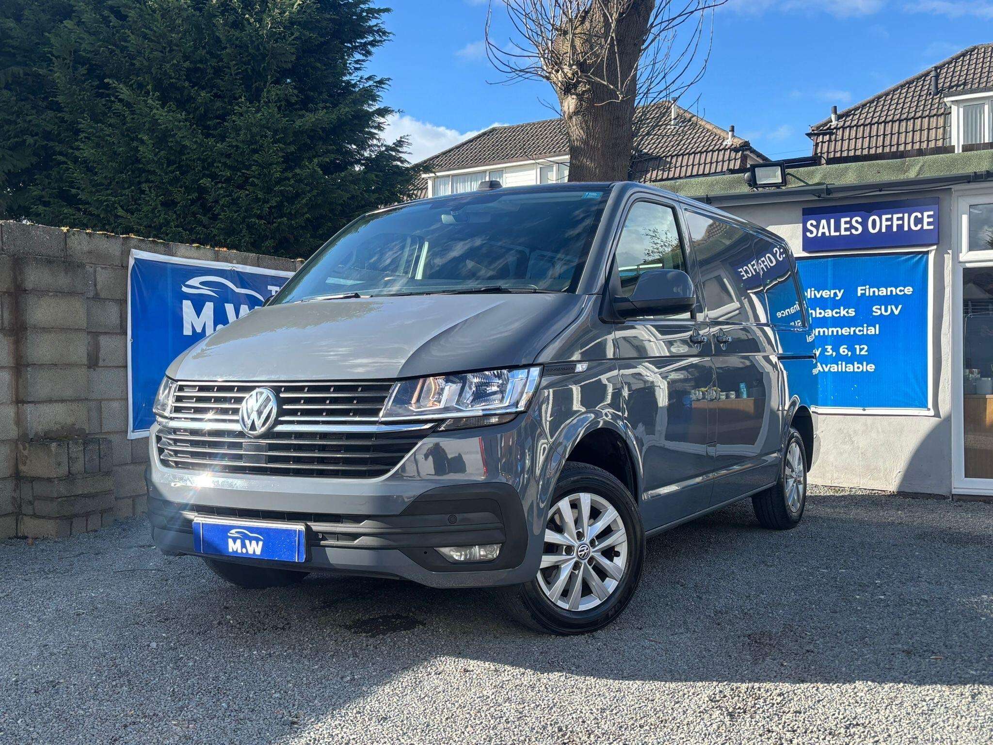 A 2022 VOLKSWAGEN TRANSPORTER 2.0 TDI T30 Highline DSG FWD SWB Euro 6 (s/s) 5dr A 2022 VOLKSWAGEN TRANSPORTER 2.0 TDI T30 Highline DSG FWD SWB Euro 6 (s/s) 5dr