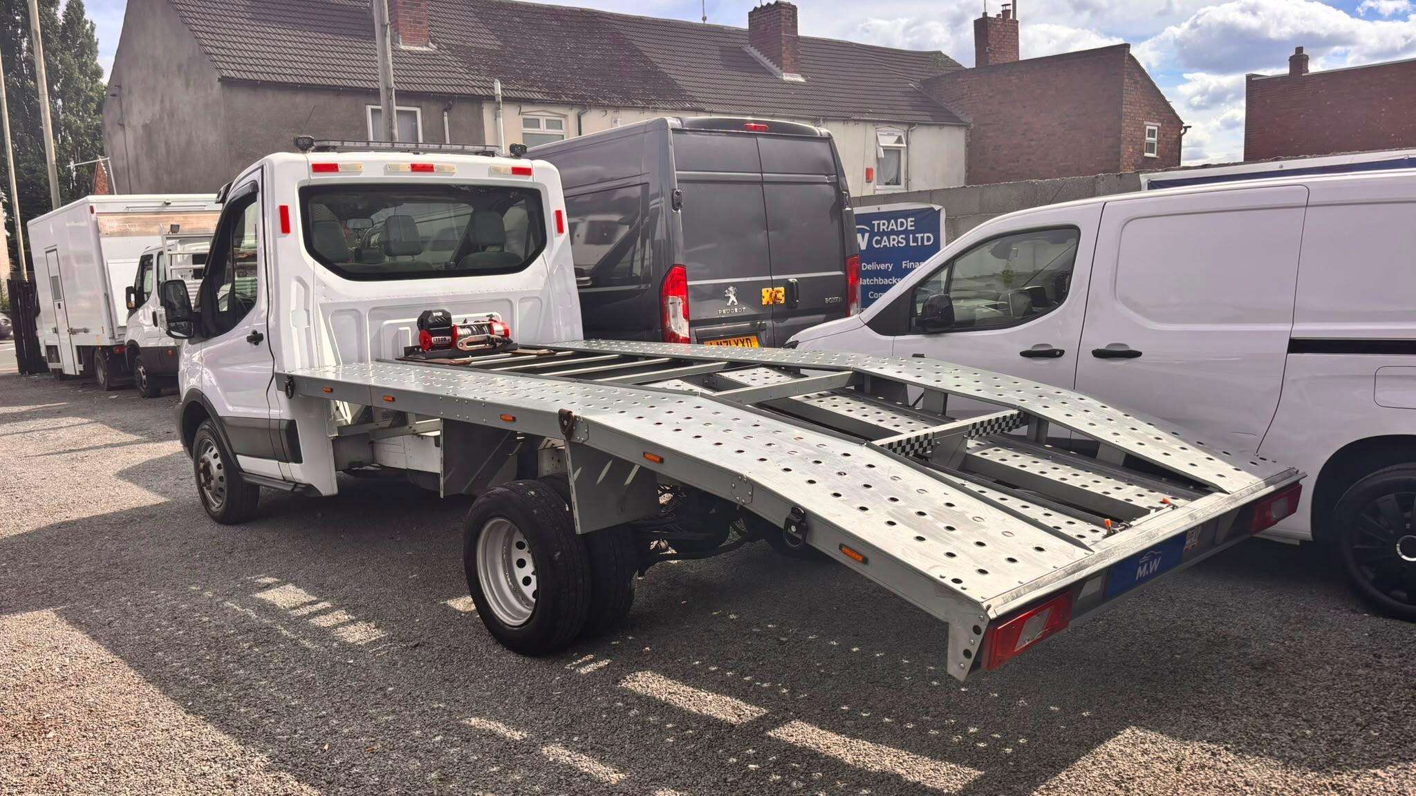 A 2015 FORD TRANSIT 2.2 TDCi 350 RWD L2 H1 Euro 5 2dr (DRW) A 2015 FORD TRANSIT 2.2 TDCi 350 RWD L2 H1 Euro 5 2dr (DRW)