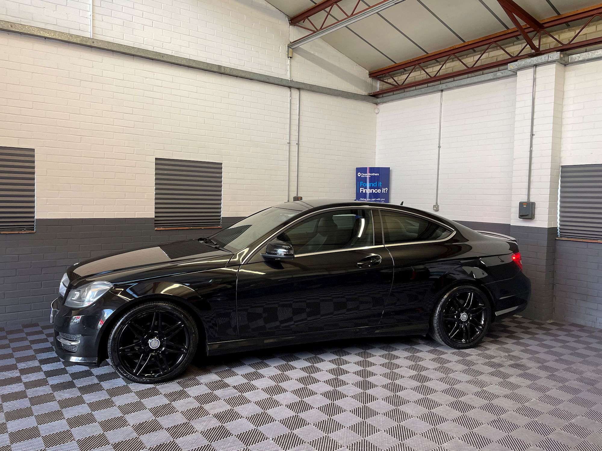 A 2014 MERCEDES-BENZ C-CLASS 2.1 C250 CDI AMG Sport Plus Coupe 2dr Diesel G-Tronic+ Euro 5 (s/s) (204 ps) A 2014 MERCEDES-BENZ C-CLASS 2.1 C250 CDI AMG Sport Plus Coupe 2dr Diesel G-Tronic+ Euro 5 (s/s) (204 ps)