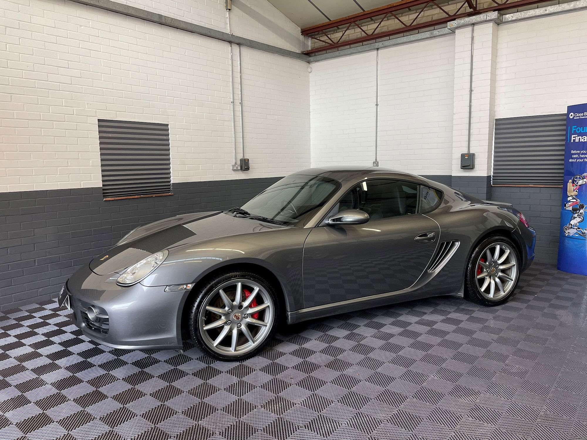 A 2007 PORSCHE CAYMAN 3.4 987 S Coupe 2dr Petrol Manual (254 g/km, 295 bhp) A 2007 PORSCHE CAYMAN 3.4 987 S Coupe 2dr Petrol Manual (254 g/km, 295 bhp)