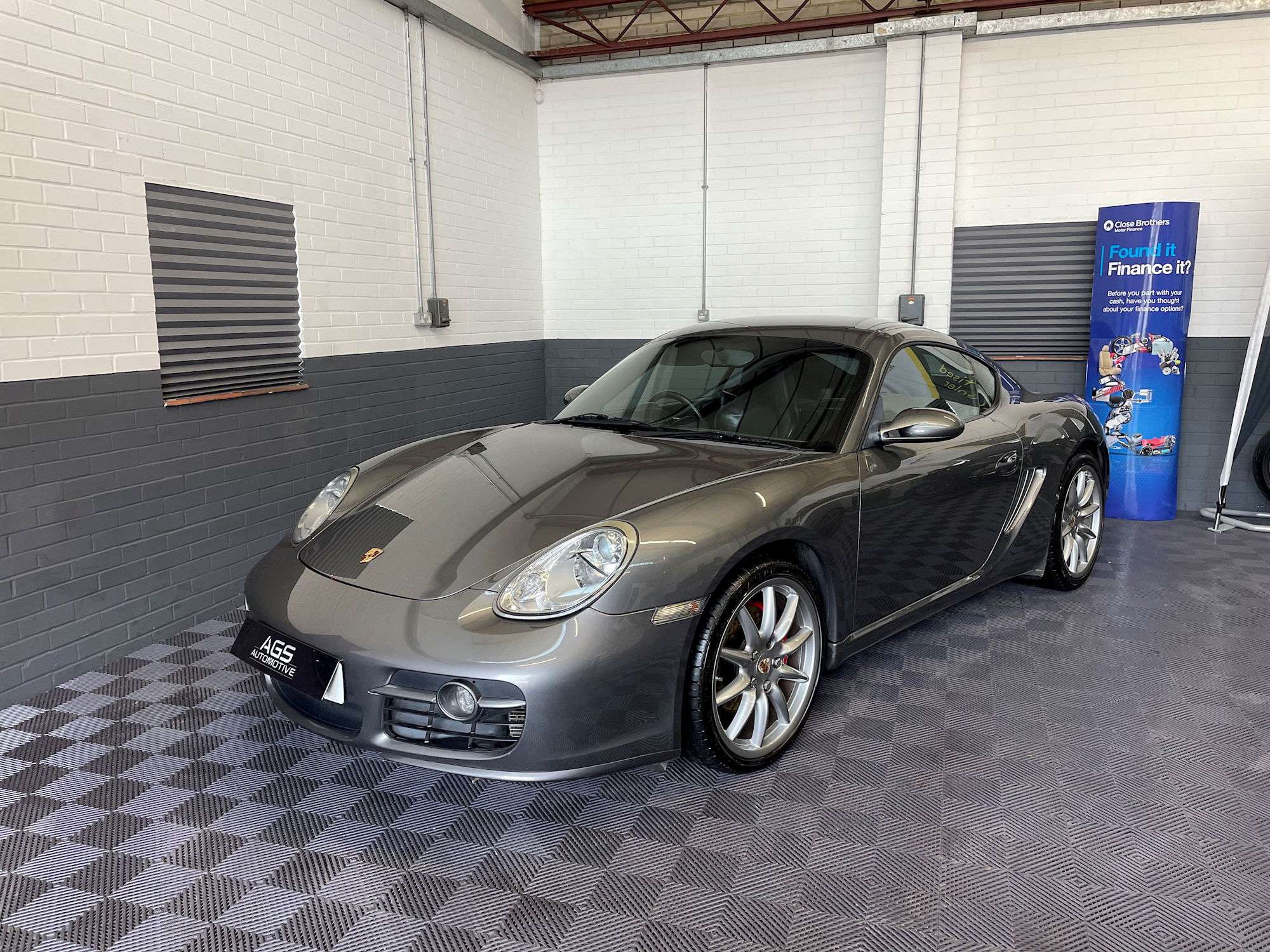 A 2007 PORSCHE CAYMAN 3.4 987 S Coupe 2dr Petrol Manual (254 g/km, 295 bhp) A 2007 PORSCHE CAYMAN 3.4 987 S Coupe 2dr Petrol Manual (254 g/km, 295 bhp)