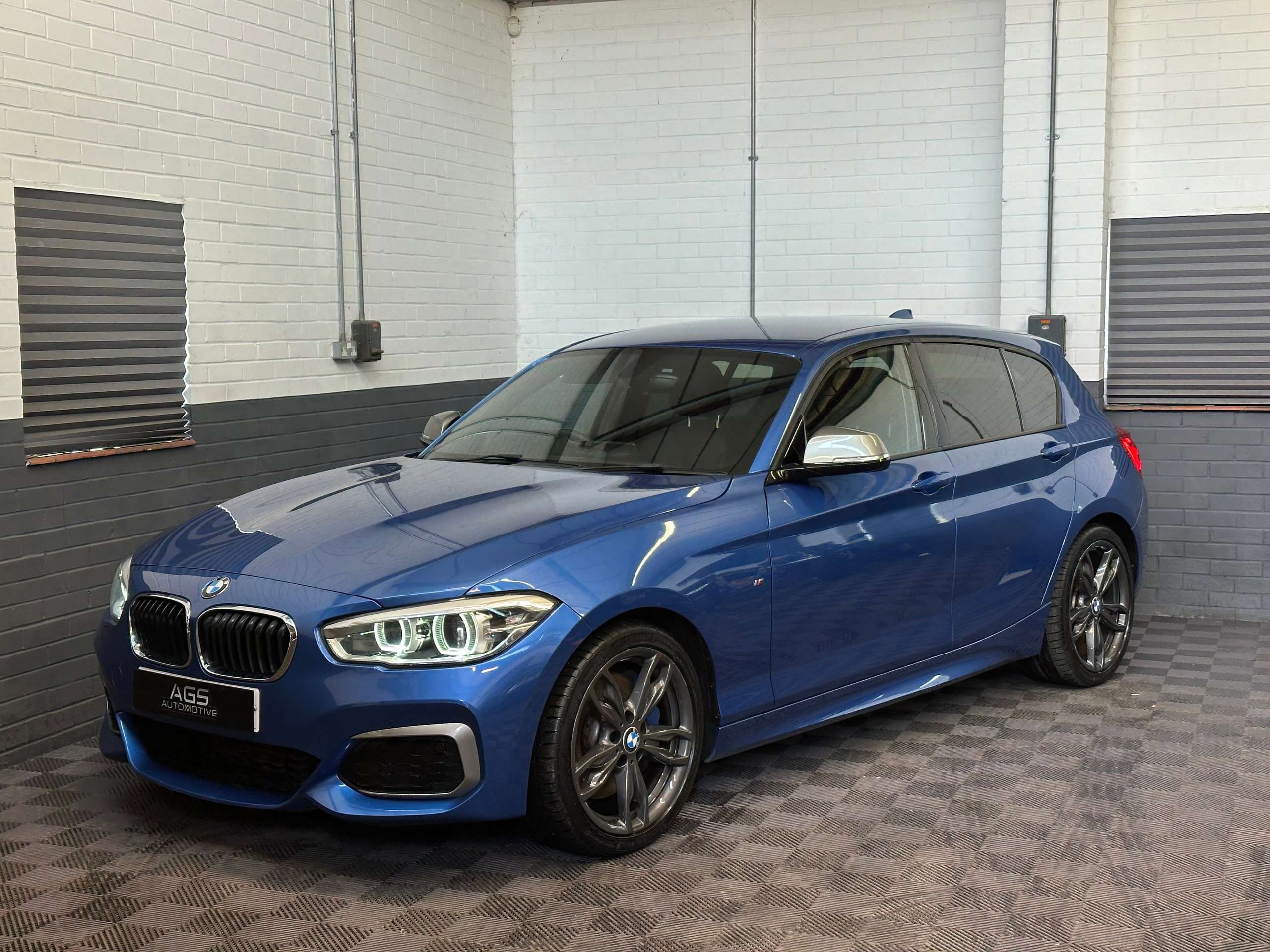 A 2016 BMW 1 SERIES 3.0 M135i Hatchback 5dr Petrol Manual Euro 6 (s/s) (326 ps) A 2016 BMW 1 SERIES 3.0 M135i Hatchback 5dr Petrol Manual Euro 6 (s/s) (326 ps)