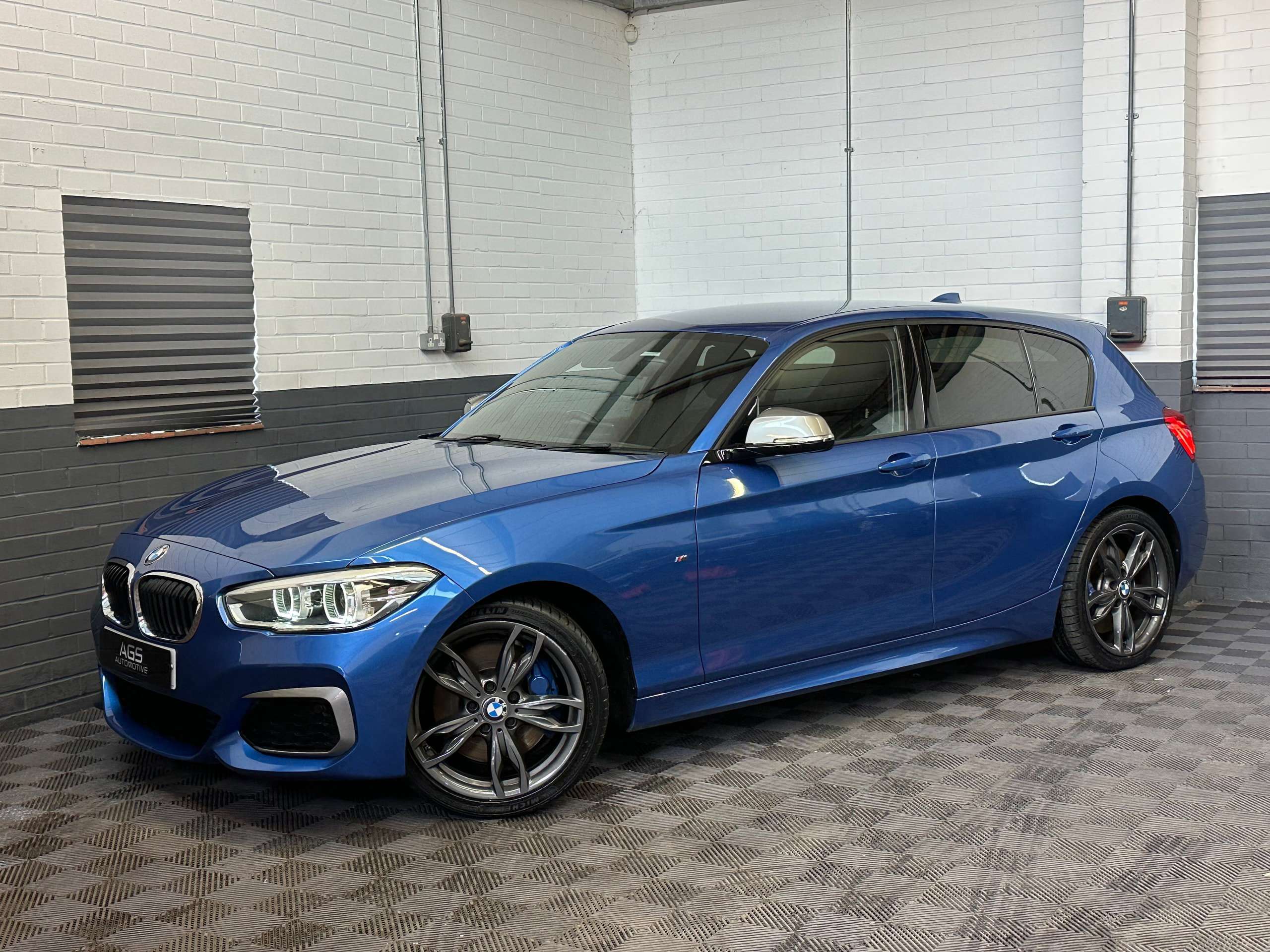 A 2016 BMW 1 SERIES 3.0 M135i Hatchback 5dr Petrol Manual Euro 6 (s/s) (326 ps) A 2016 BMW 1 SERIES 3.0 M135i Hatchback 5dr Petrol Manual Euro 6 (s/s) (326 ps)