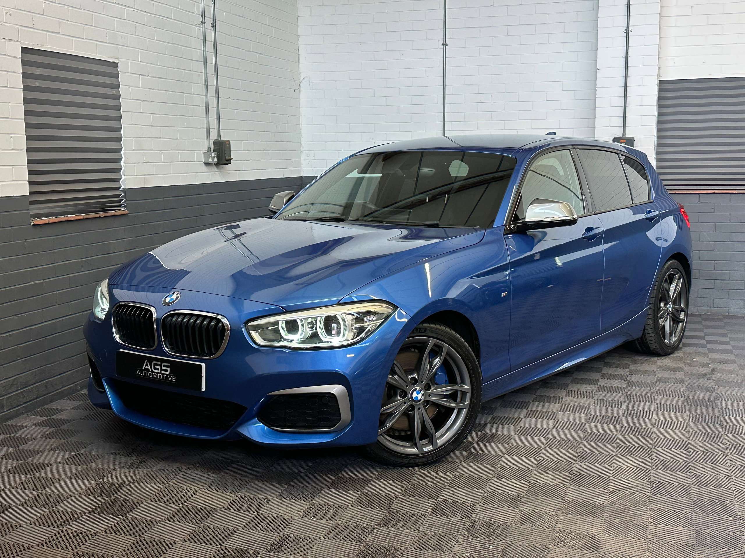 A 2016 BMW 1 SERIES 3.0 M135i Hatchback 5dr Petrol Manual Euro 6 (s/s) (326 ps) A 2016 BMW 1 SERIES 3.0 M135i Hatchback 5dr Petrol Manual Euro 6 (s/s) (326 ps)