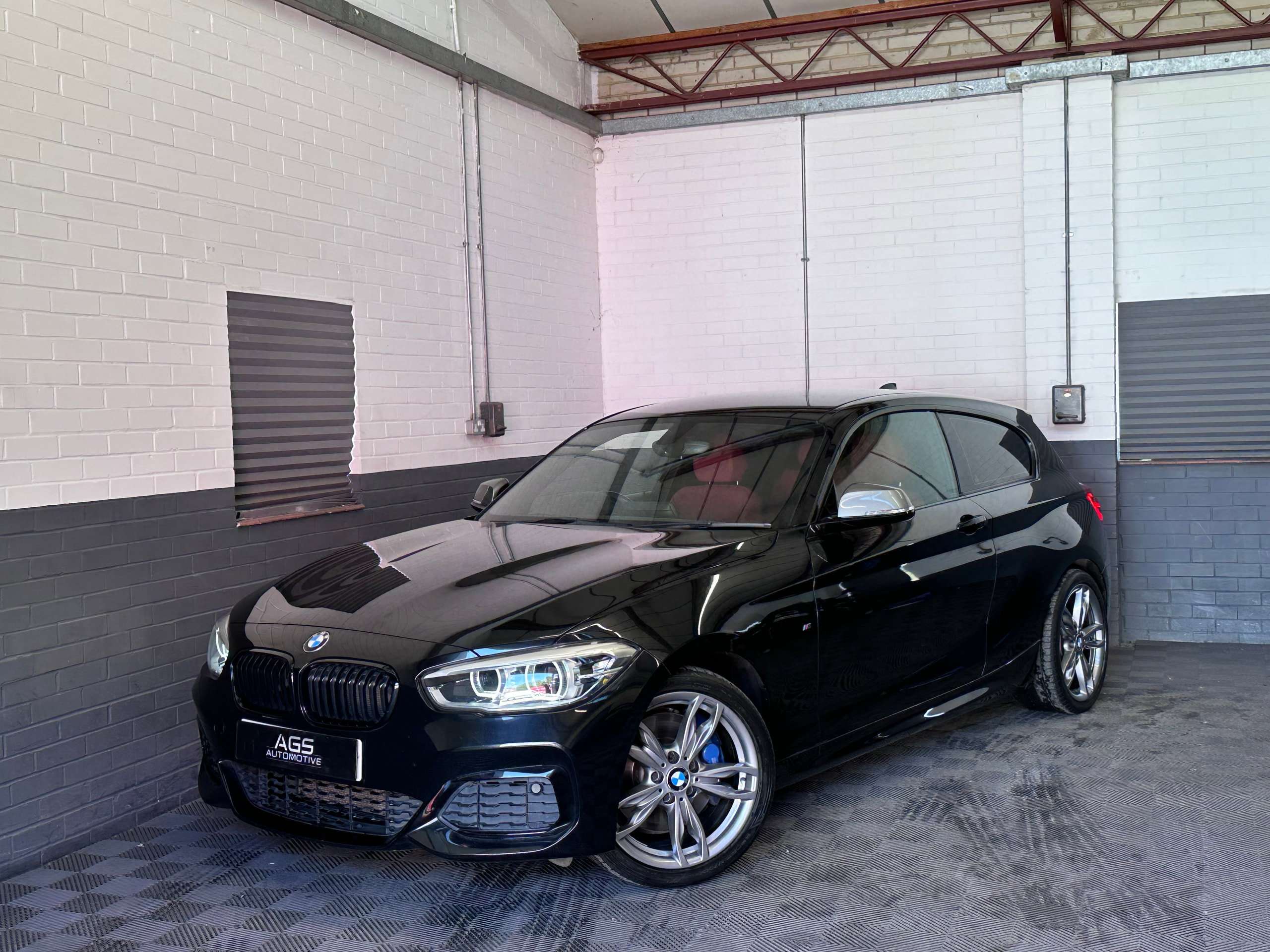 A 2017 BMW 1 SERIES 3.0 M140i Hatchback 3dr Petrol Manual Euro 6 (s/s) (340 ps) A 2017 BMW 1 SERIES 3.0 M140i Hatchback 3dr Petrol Manual Euro 6 (s/s) (340 ps)