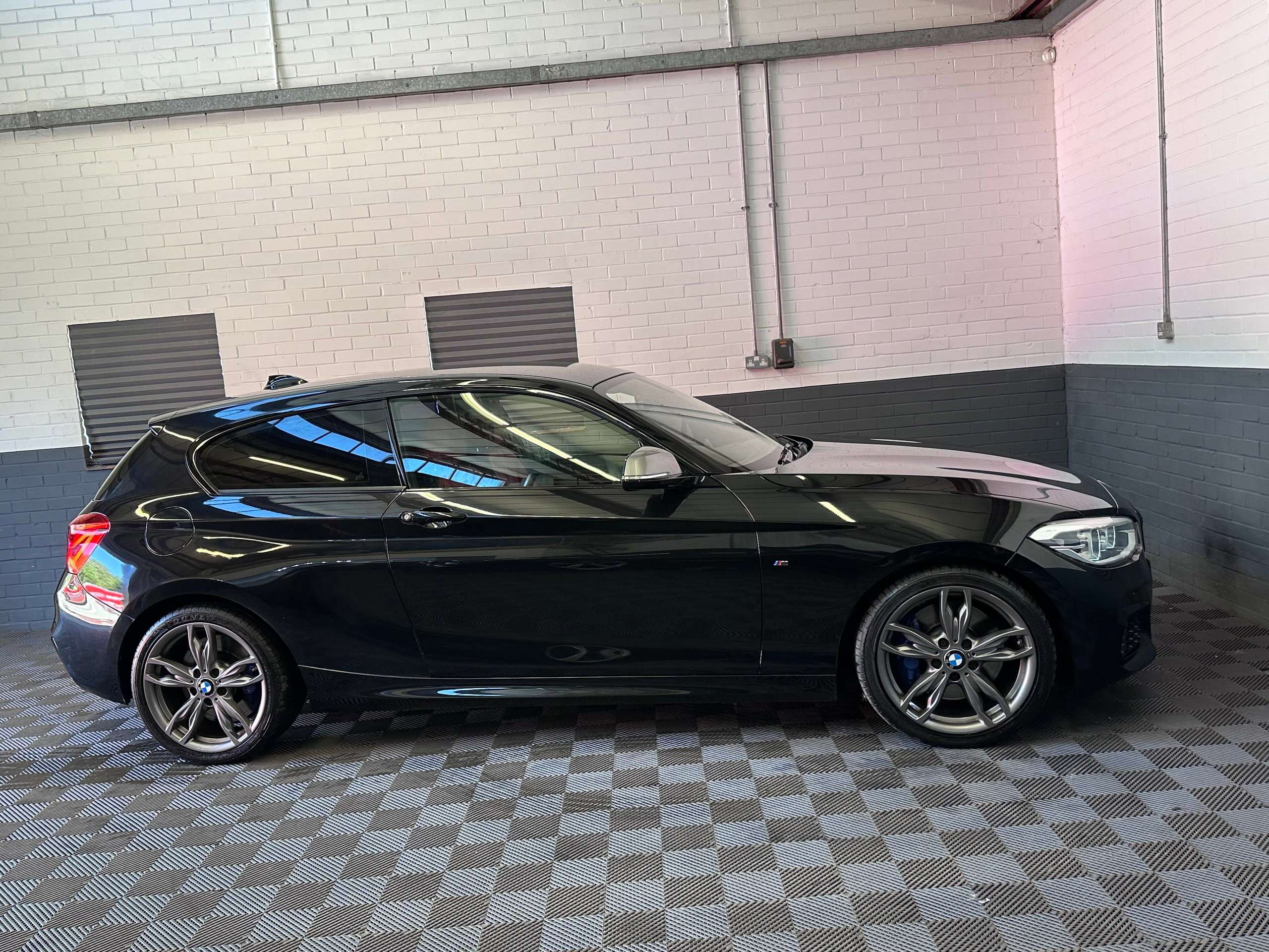 2017 BMW 1 SERIES 2017 BMW 1 SERIES
