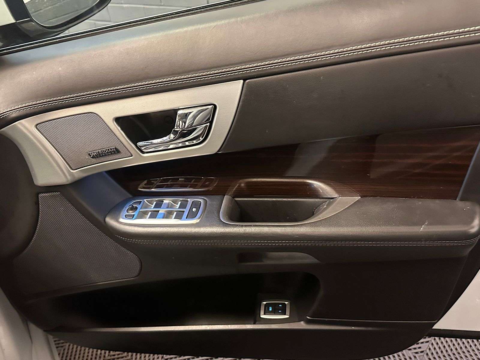 2015 JAGUAR XF 2015 JAGUAR XF